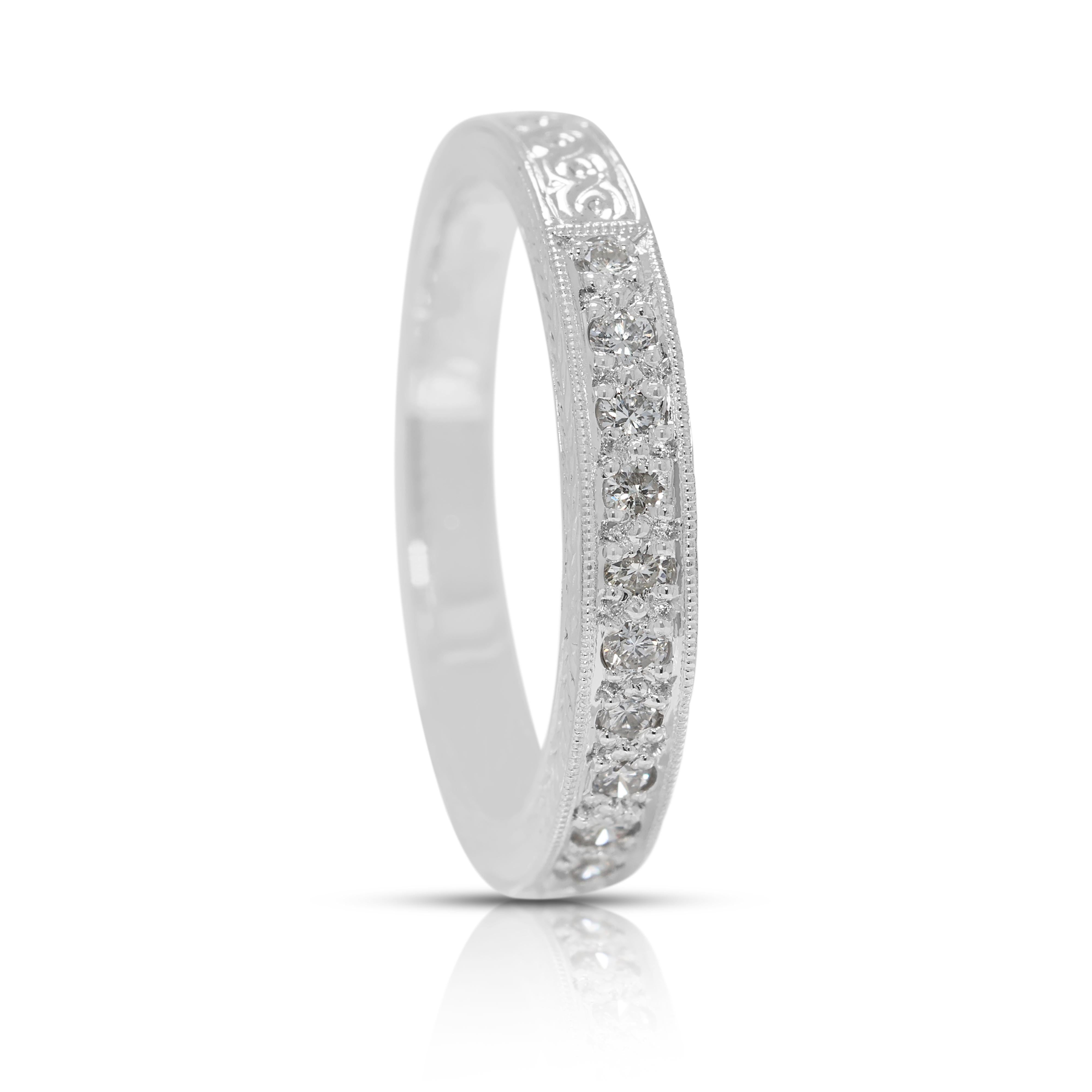 Bague en platine avec diamants naturels de 0,11 ct. en vente 1