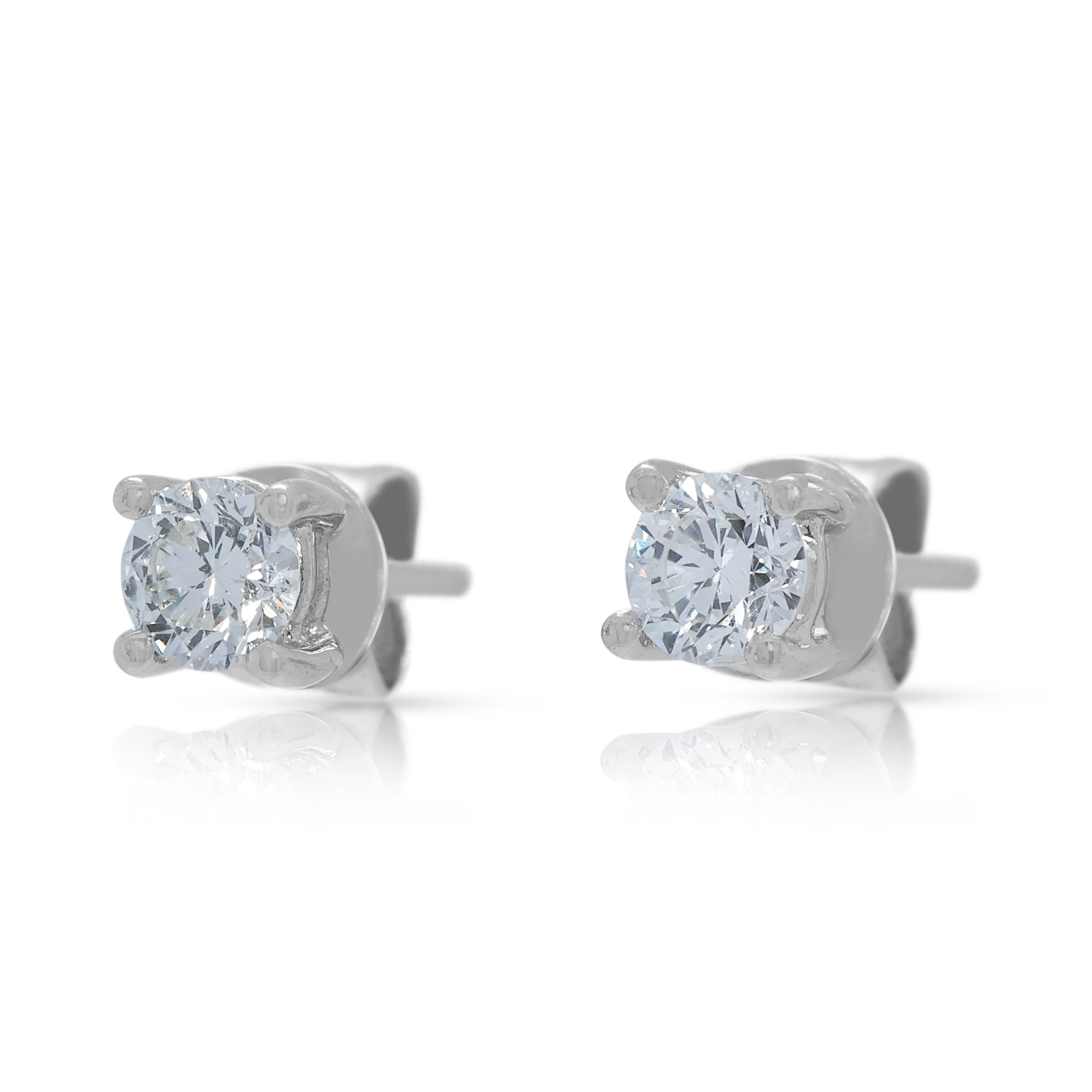 Boucles d'oreilles raffinées en or blanc 18 carats avec 0,40 ct de diamant Excellent état - En vente à רמת גן, IL