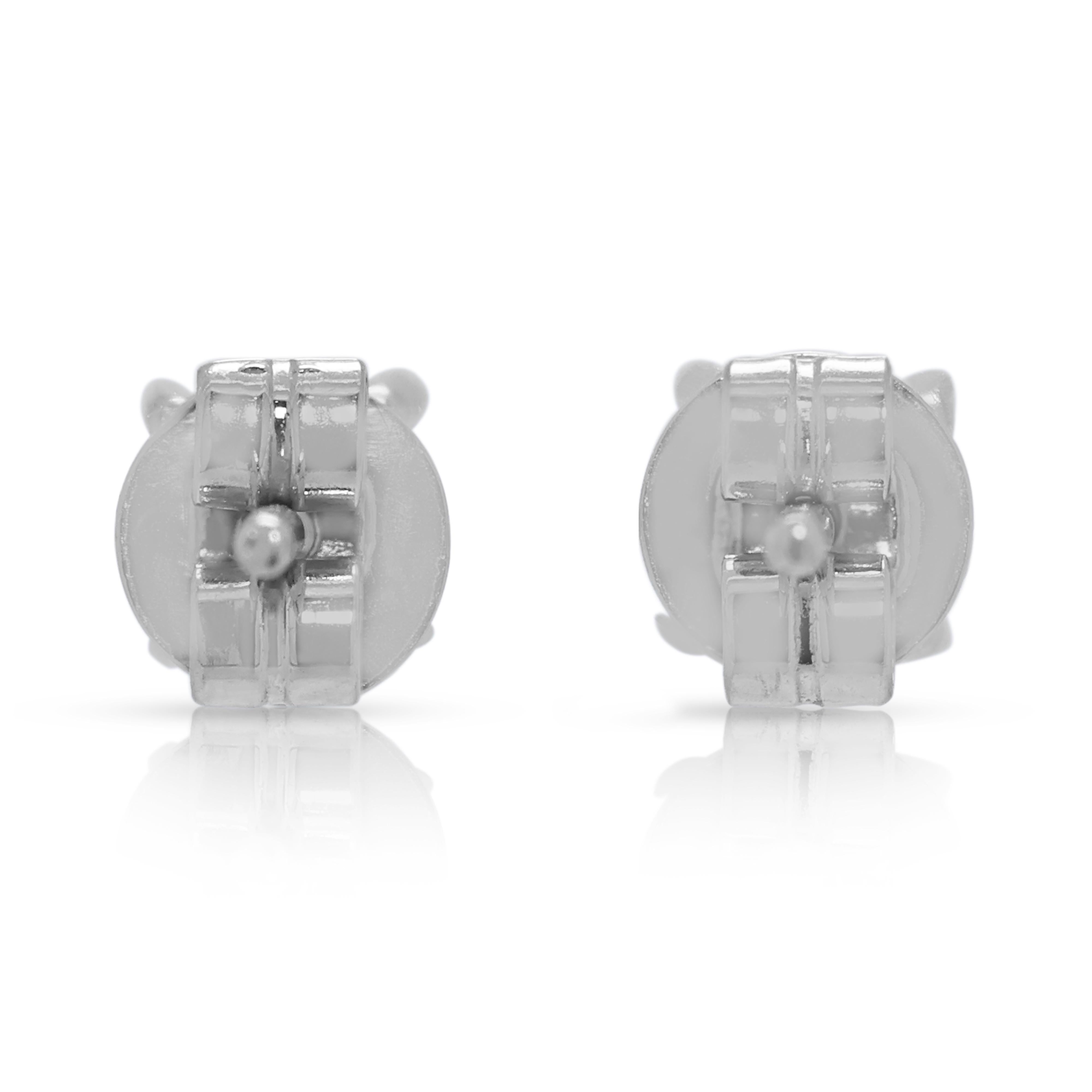 Boucles d'oreilles raffinées en or blanc 18 carats avec 0,40 ct de diamant en vente 1