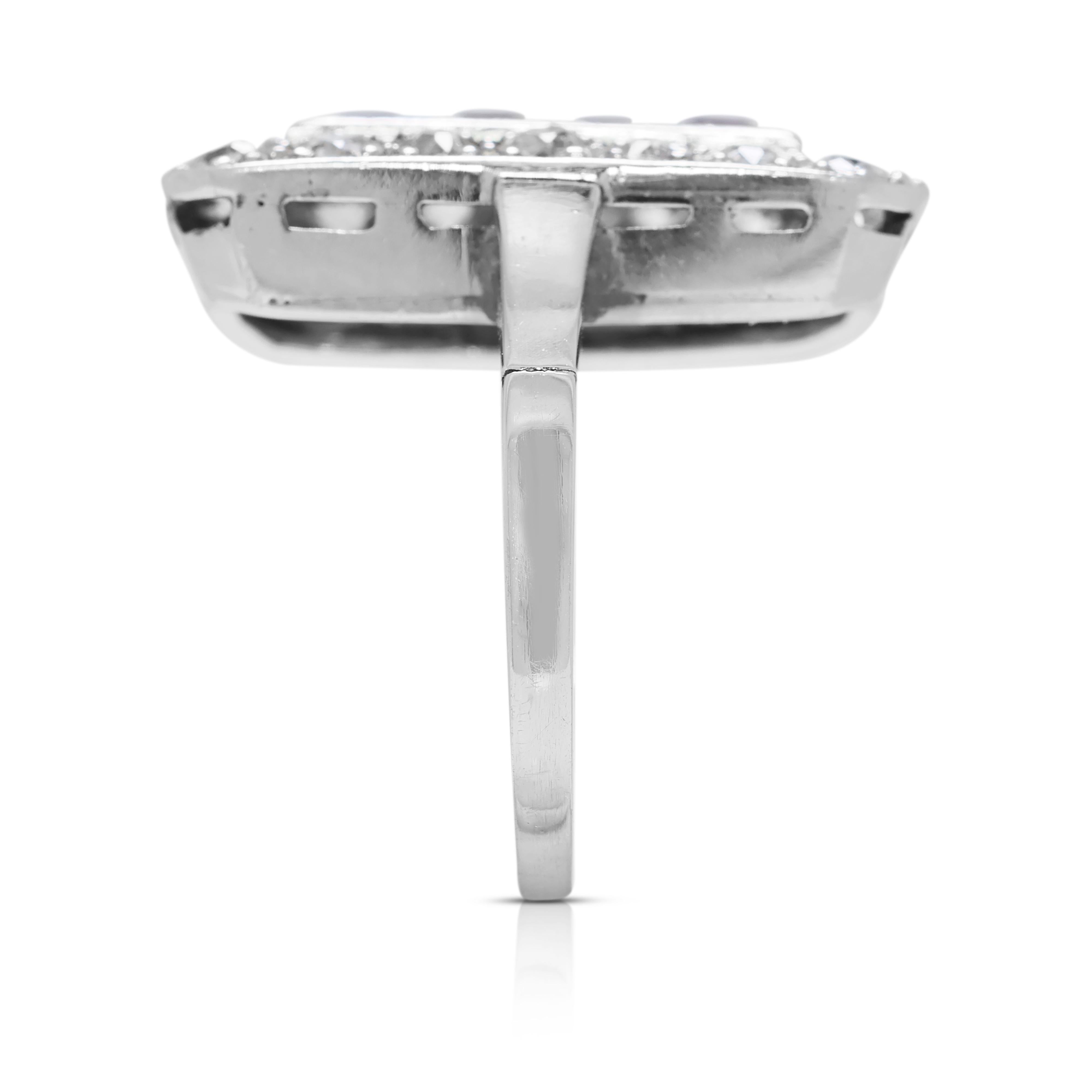 Ring aus Platin mit raffiniertem 0,94 Karat Rubin und natürlichen Diamanten Damen im Angebot