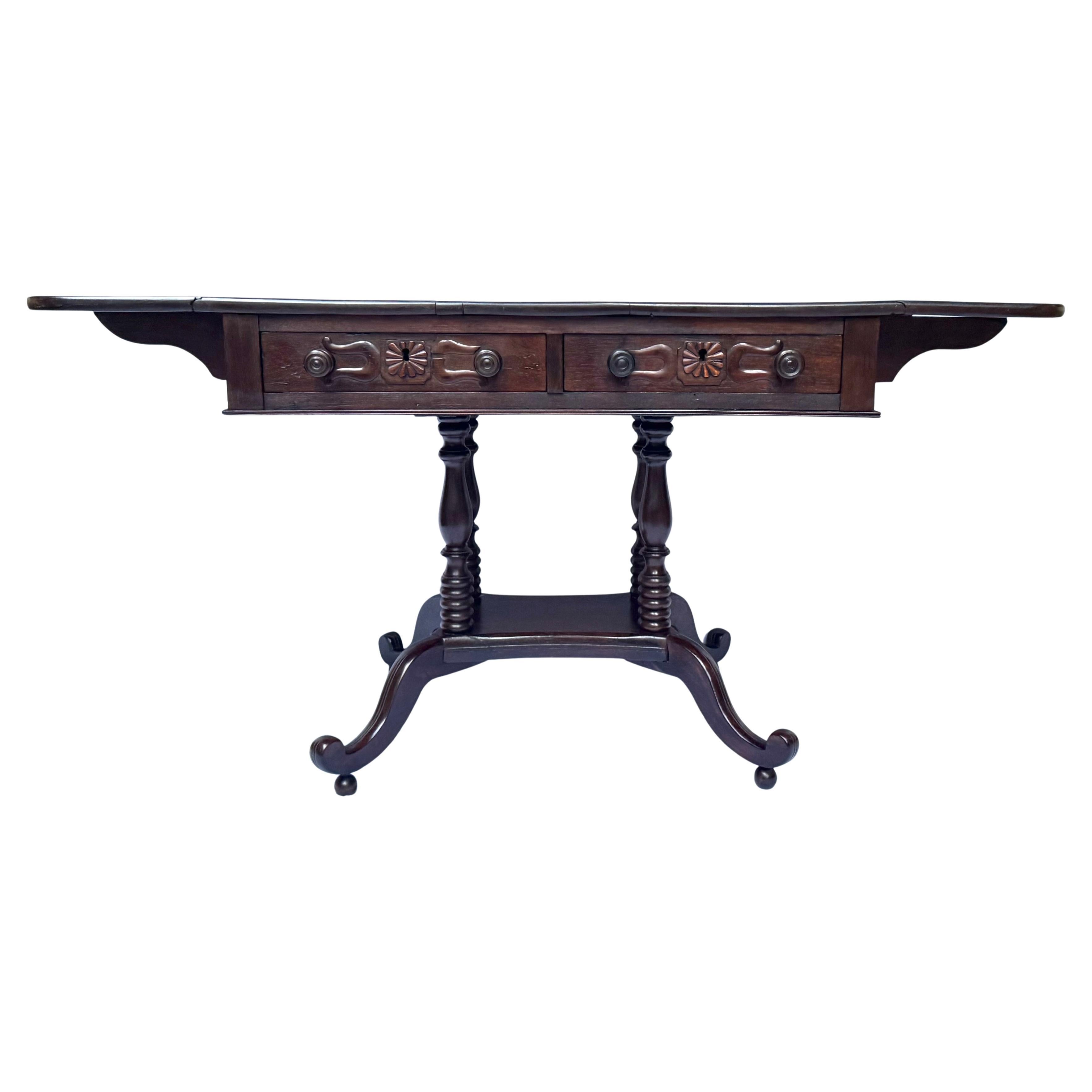 Brésilien Table brésilienne raffinée du XIXe siècle dans le style de DOM João VI en vente