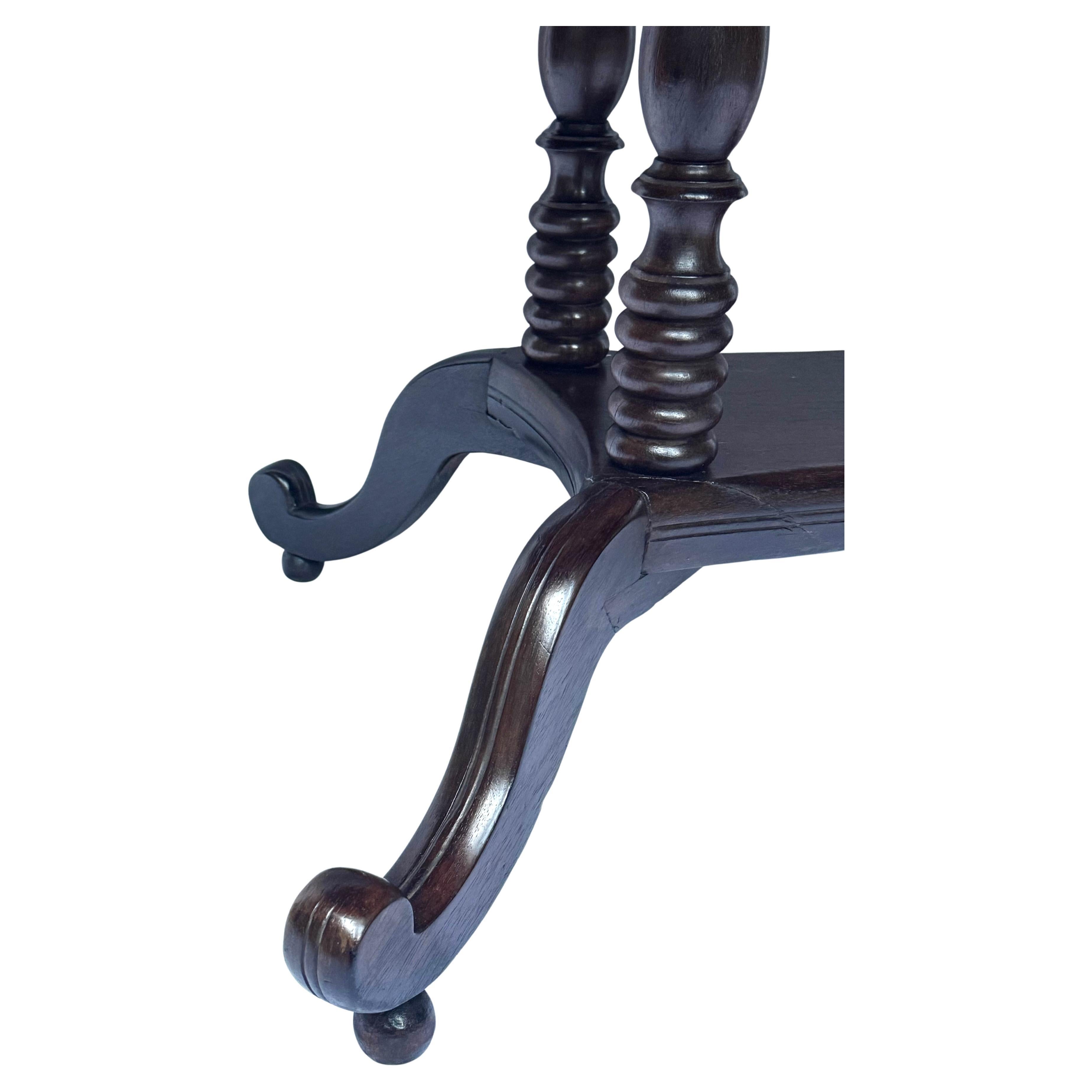 Table brésilienne raffinée du XIXe siècle dans le style de DOM João VI en vente 1