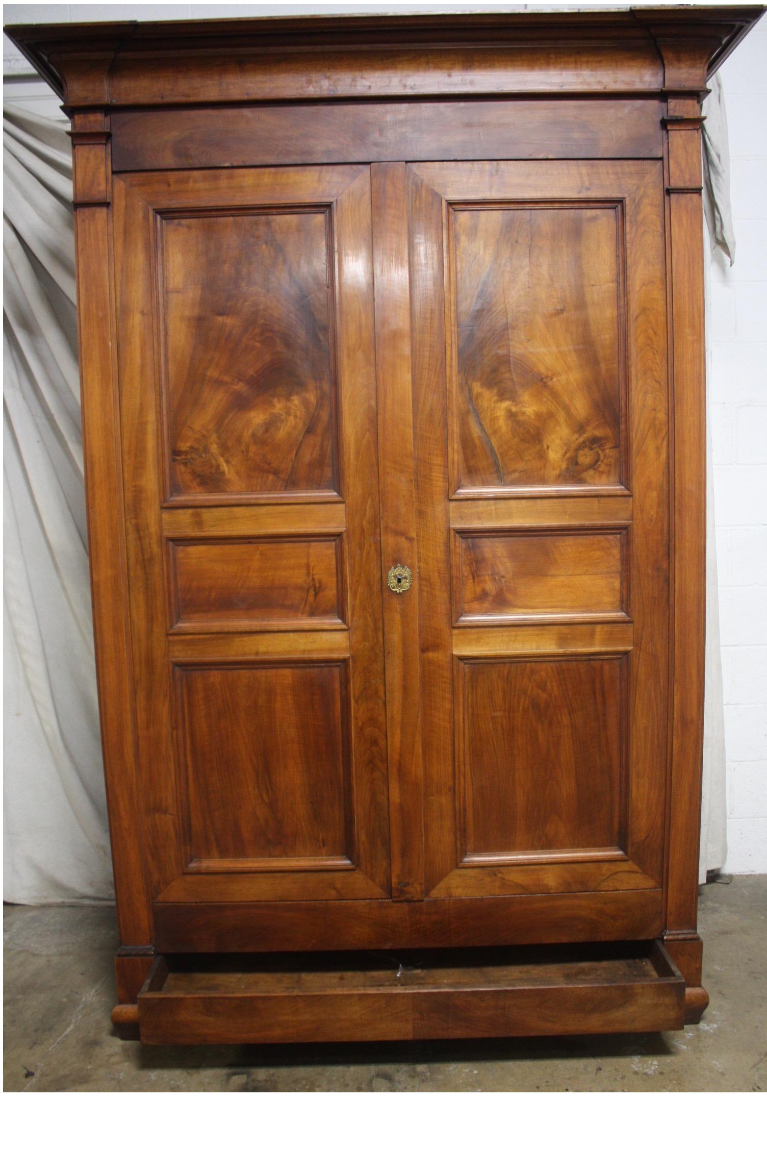 Refined 19th Century French Armoire 8