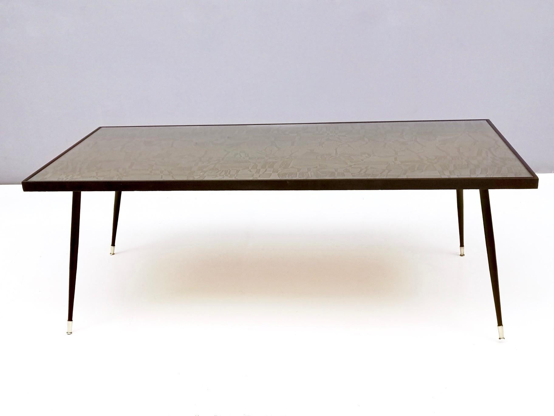 Mid-Century Modern Table basse rectangulaire élégante en laiton gravé de G.Urs, Italie en vente