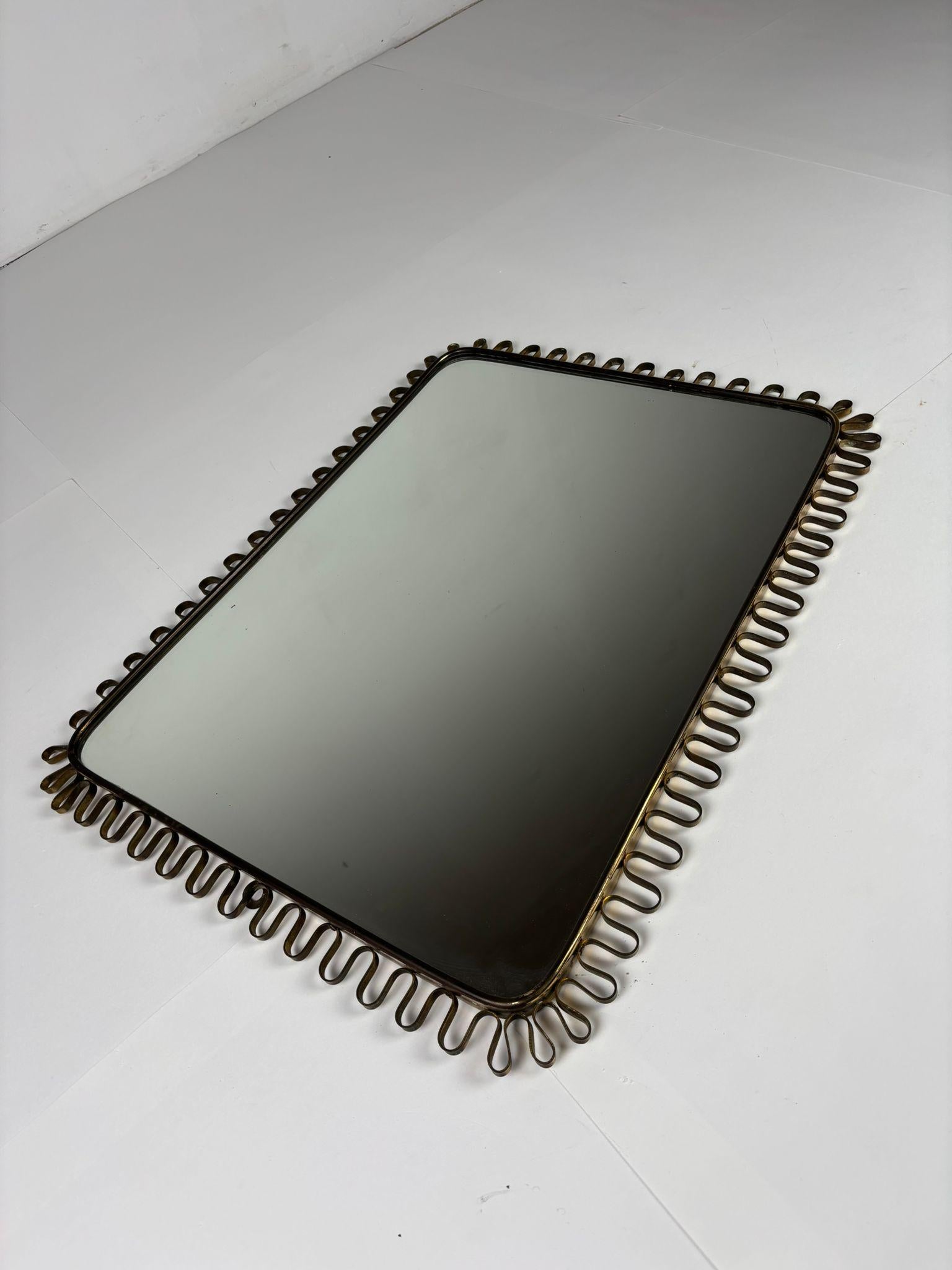 Refined Brass Mirror in the Style of Josef Frank, 1950s im Angebot 4