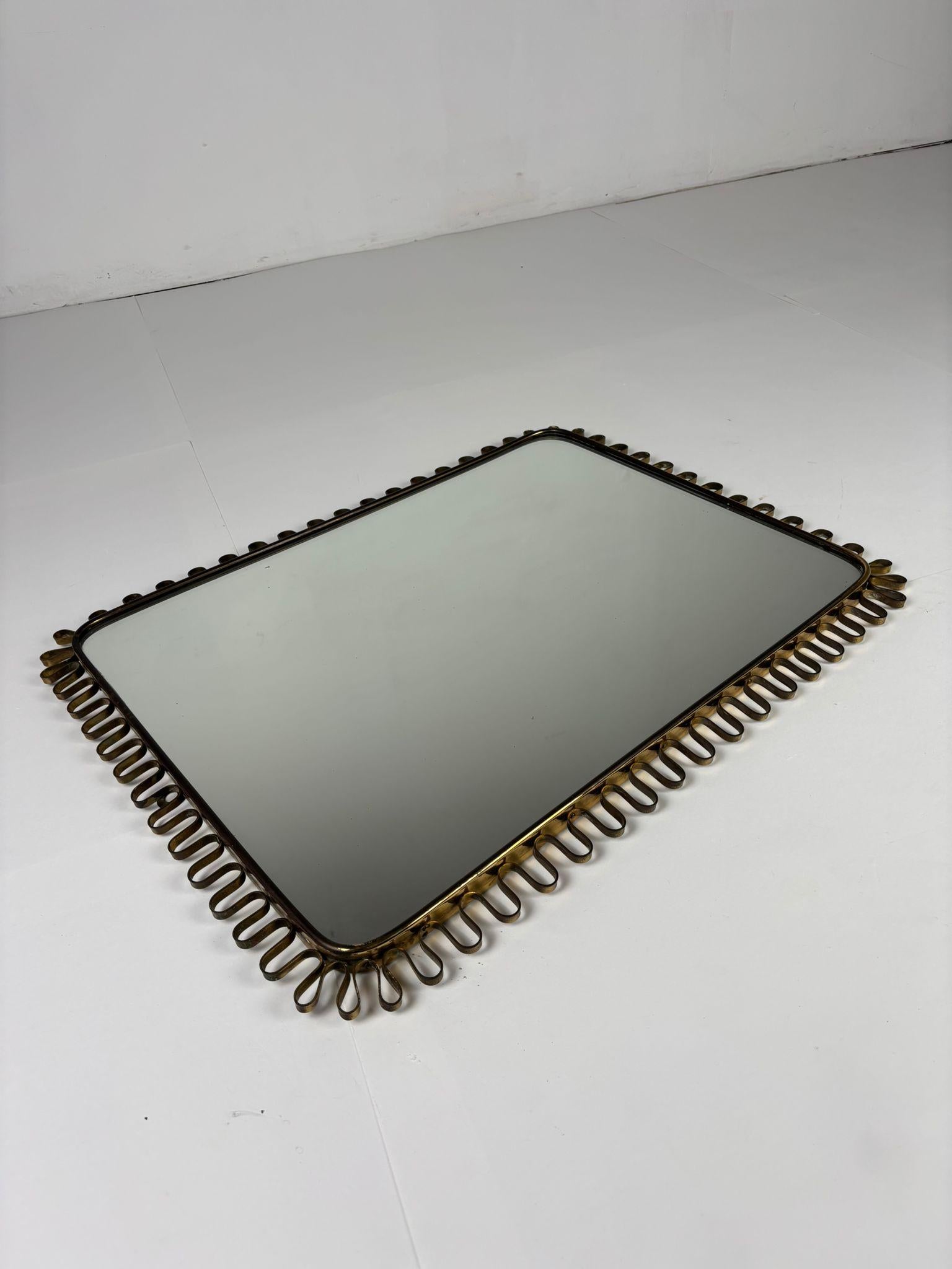 Refined Brass Mirror in the Style of Josef Frank, 1950s (Metall) im Angebot