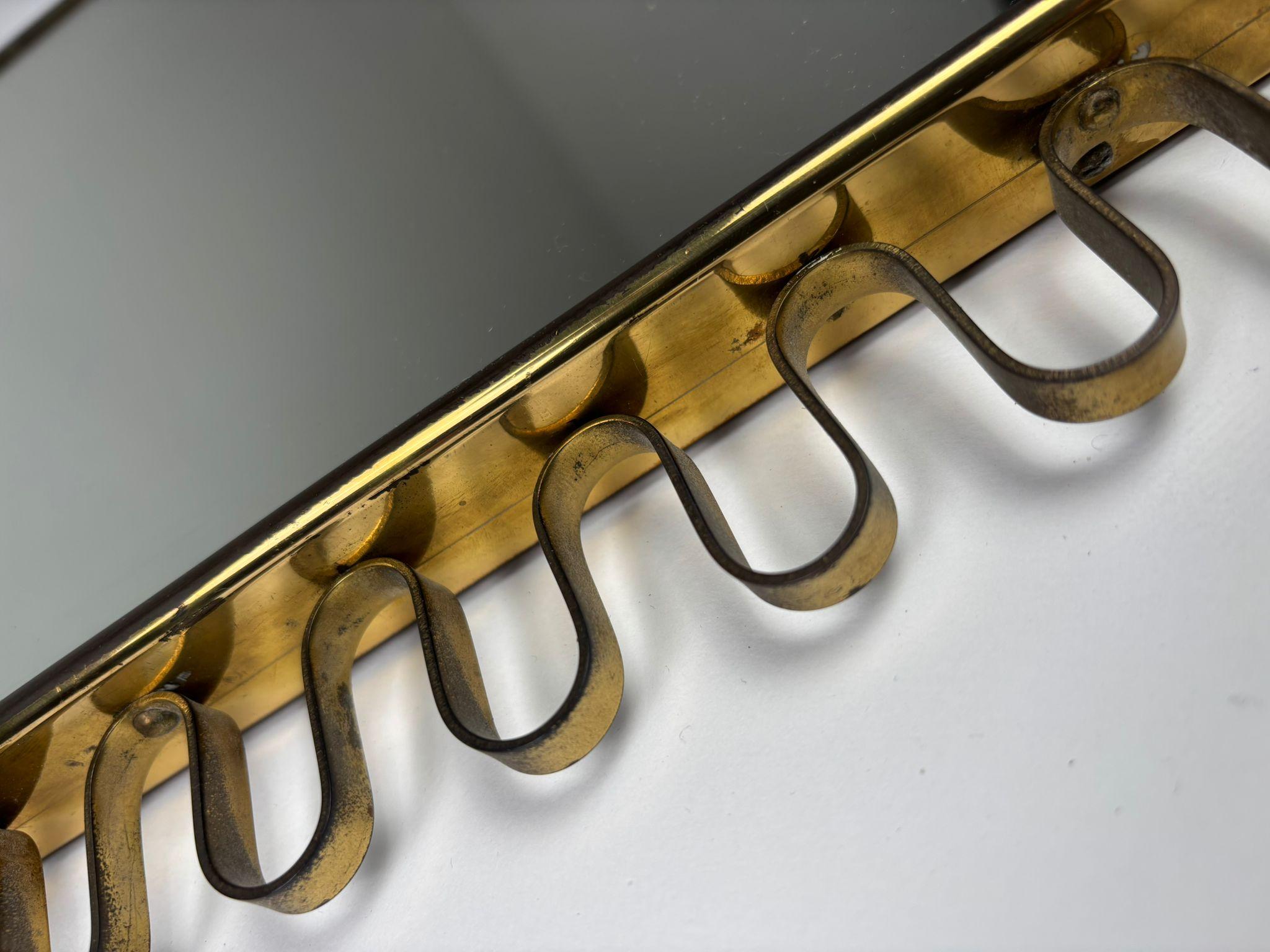 Refined Brass Mirror in the Style of Josef Frank, 1950s im Angebot 3