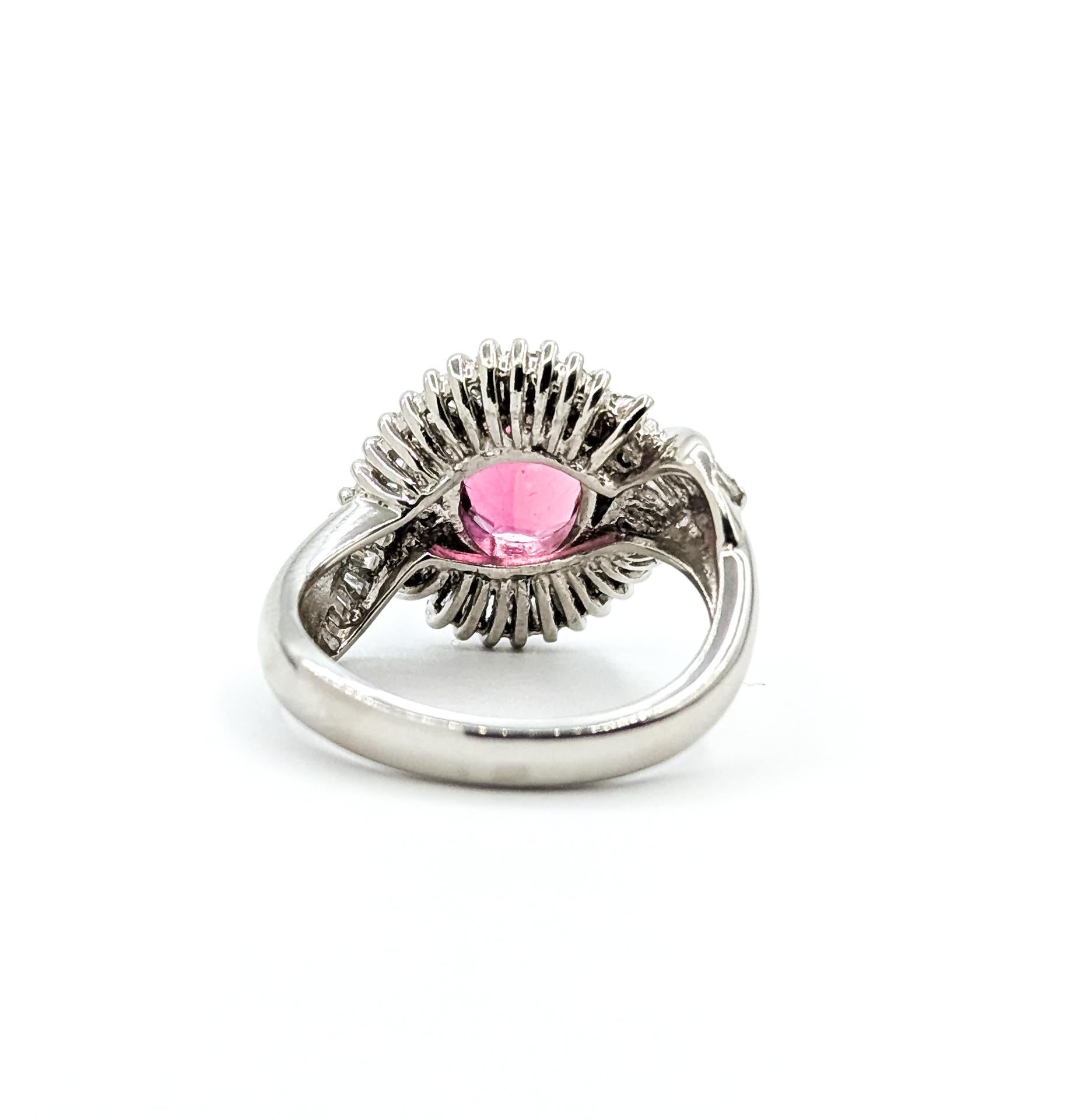 Bague en platine avec tourmaline et diamant à contournement raffiné en vente 4