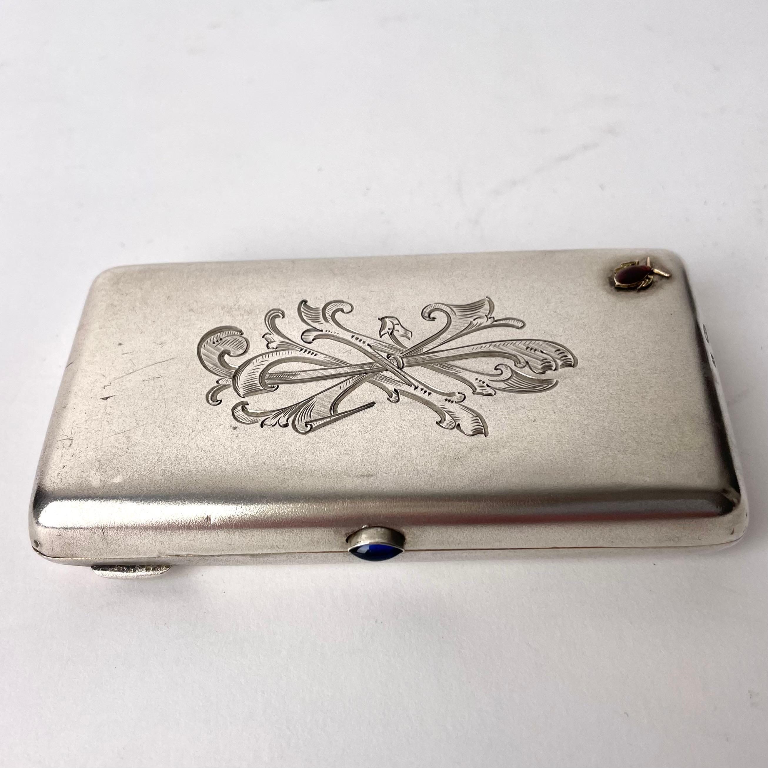 Russian Refined Cigarette Etui in Silver, 1908-1926, Made in Moscow, Russia For Sale