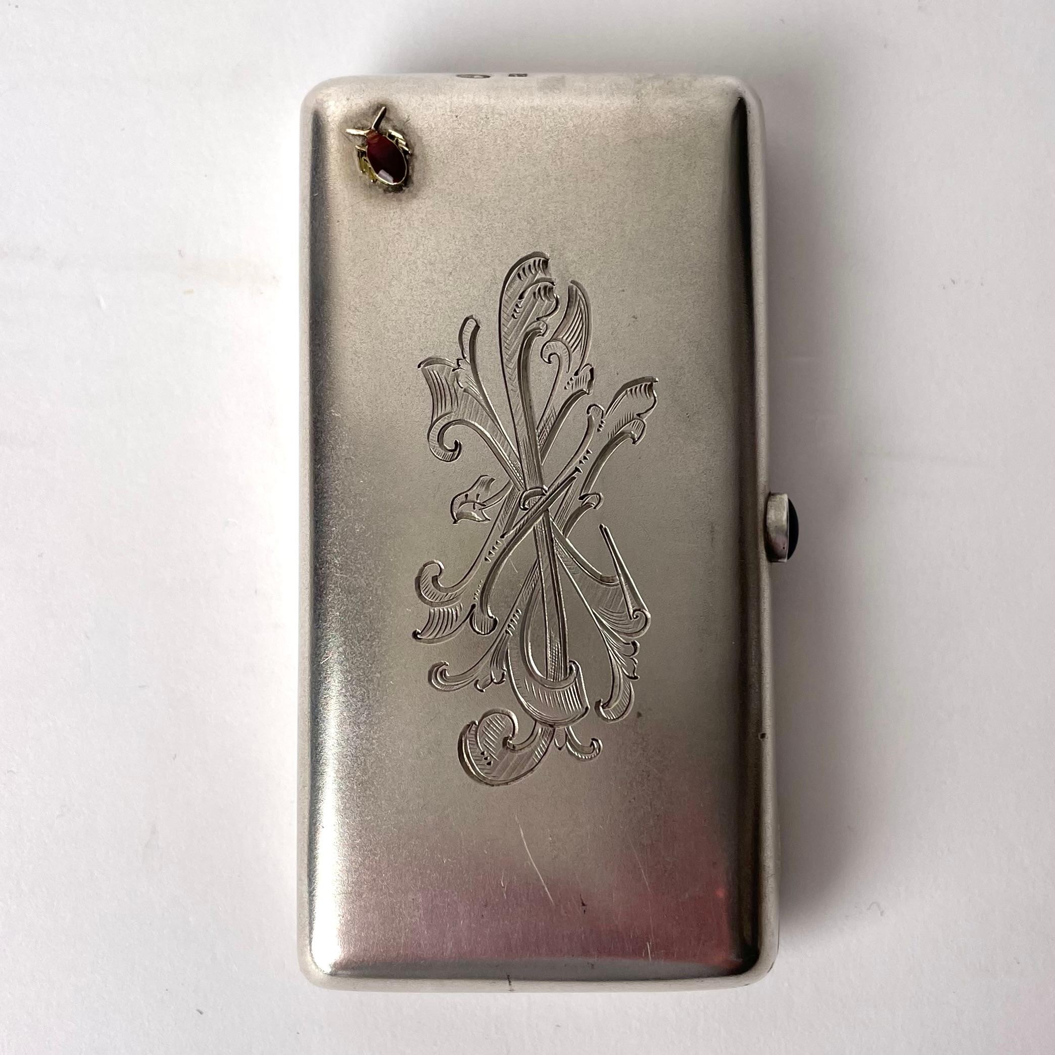 Refined Cigarette Etui in Silver, 1908-1926, Made in Moscow, Russia In Good Condition For Sale In Knivsta, SE