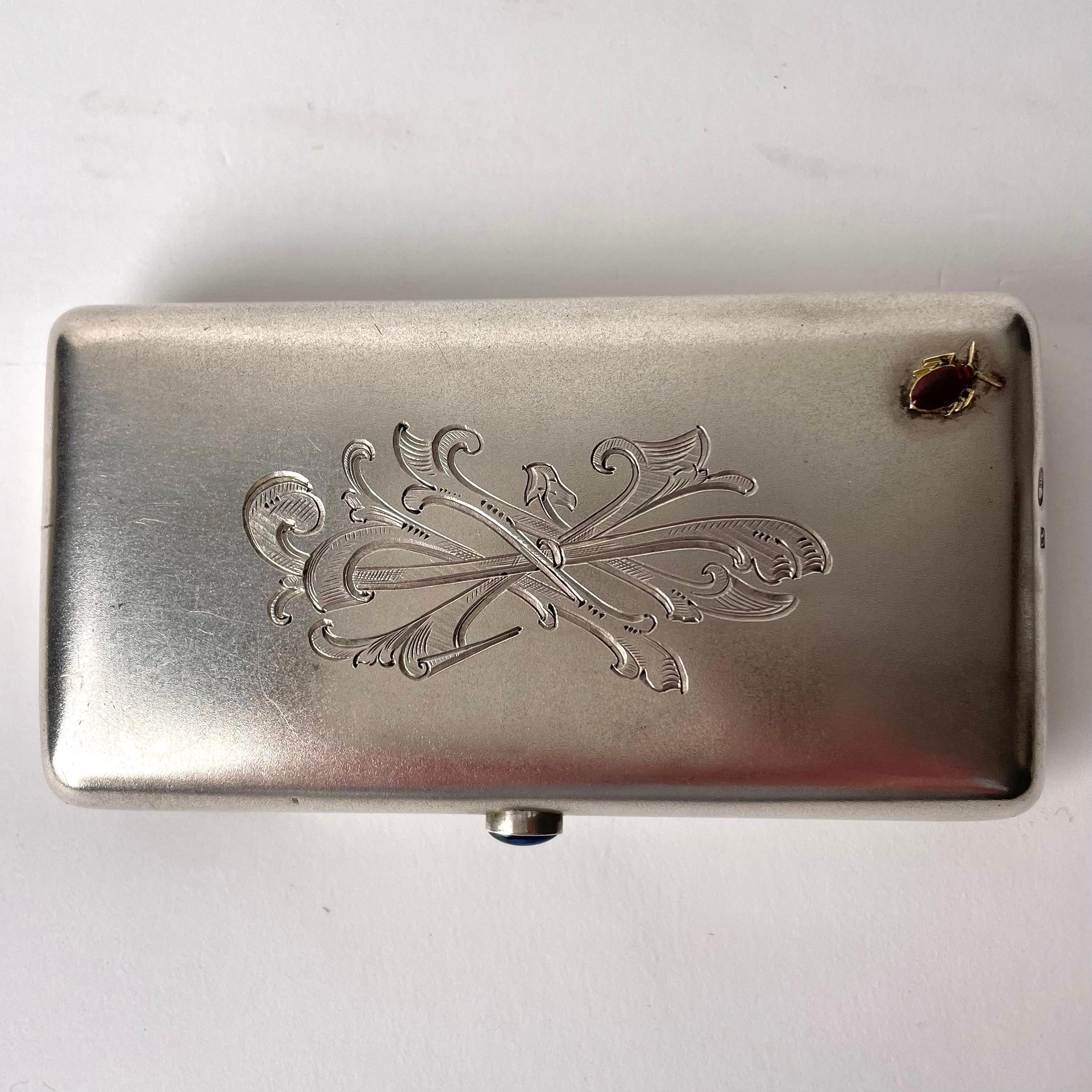 Early 20th Century Refined Cigarette Etui in Silver, 1908-1926, Made in Moscow, Russia For Sale