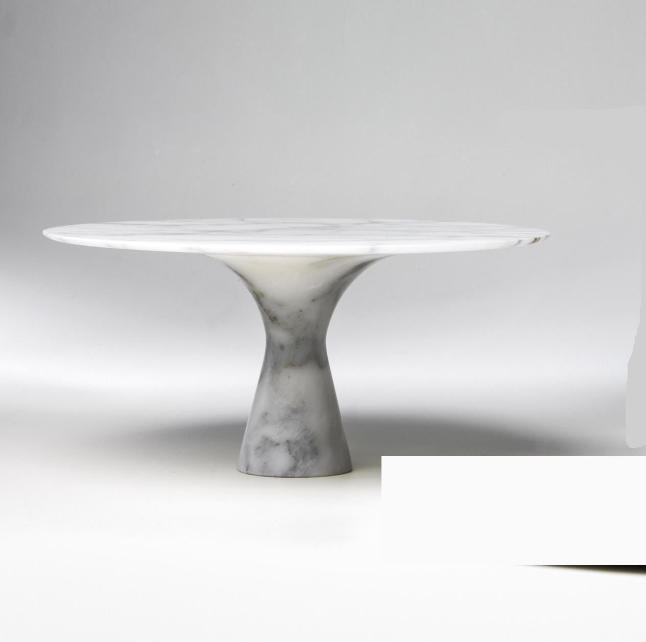 Refined Contemporary Marble 02 Bianco Statuarietto Marble Cake Stand
Signed by Leo Aerts.
Dimensions: Diameter 32 x Height 15 cm 
Material: Bianco Statuarietto marble
Technique: Polished, Carved. 
Available in marble: Kyknos, Bianco Statuarietto,