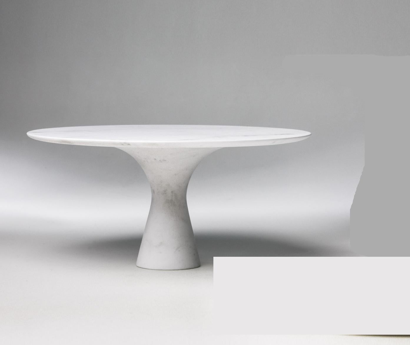 Refined Contemporary marble 02 Kyknos marble cake stand
Signed by Leo Aerts.
Dimensions: diameter 32 x height 15 cm 
Material: Kyknos Marble
Technique: Polished, Carved. 
Available in Marble: Kyknos, Bianco Statuarietto, Grey Saint Laurent,