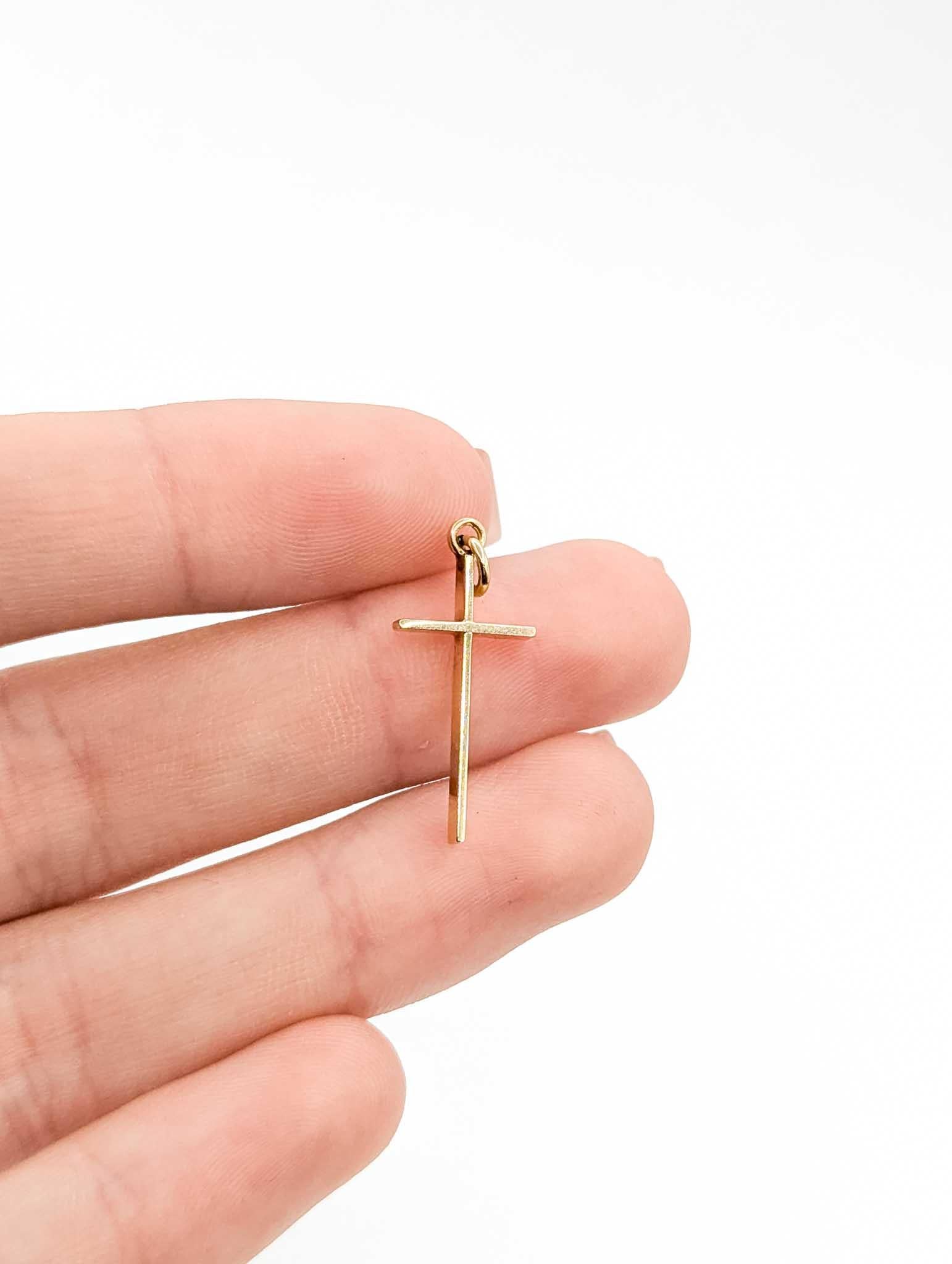 Raffinierter Kreuz-Anhänger aus 14k Gelbgold im Zustand „Hervorragend“ im Angebot in Bloomington, MN