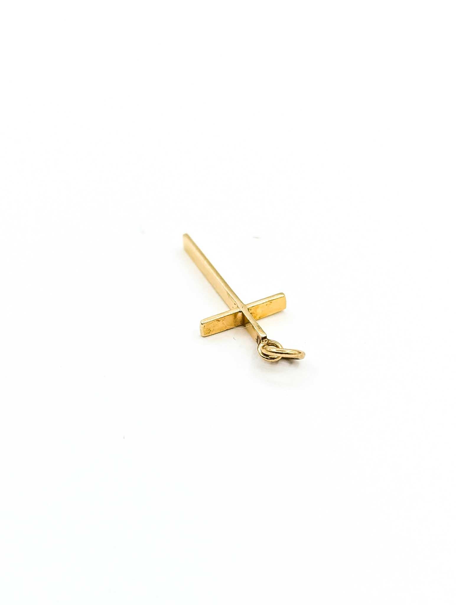 Ciondolo a forma di croce raffinata in oro giallo 14k in vendita 2