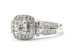 Anillo Halo de Diamantes Refinados en Oro Blanco de 14k