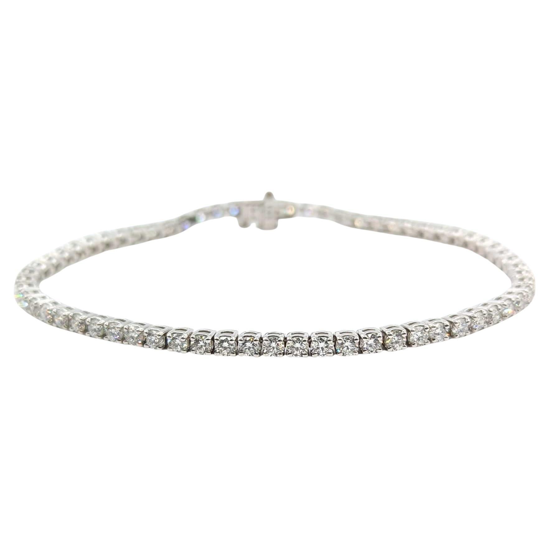 Bracelet de tennis en or blanc 14k avec diamants raffinés