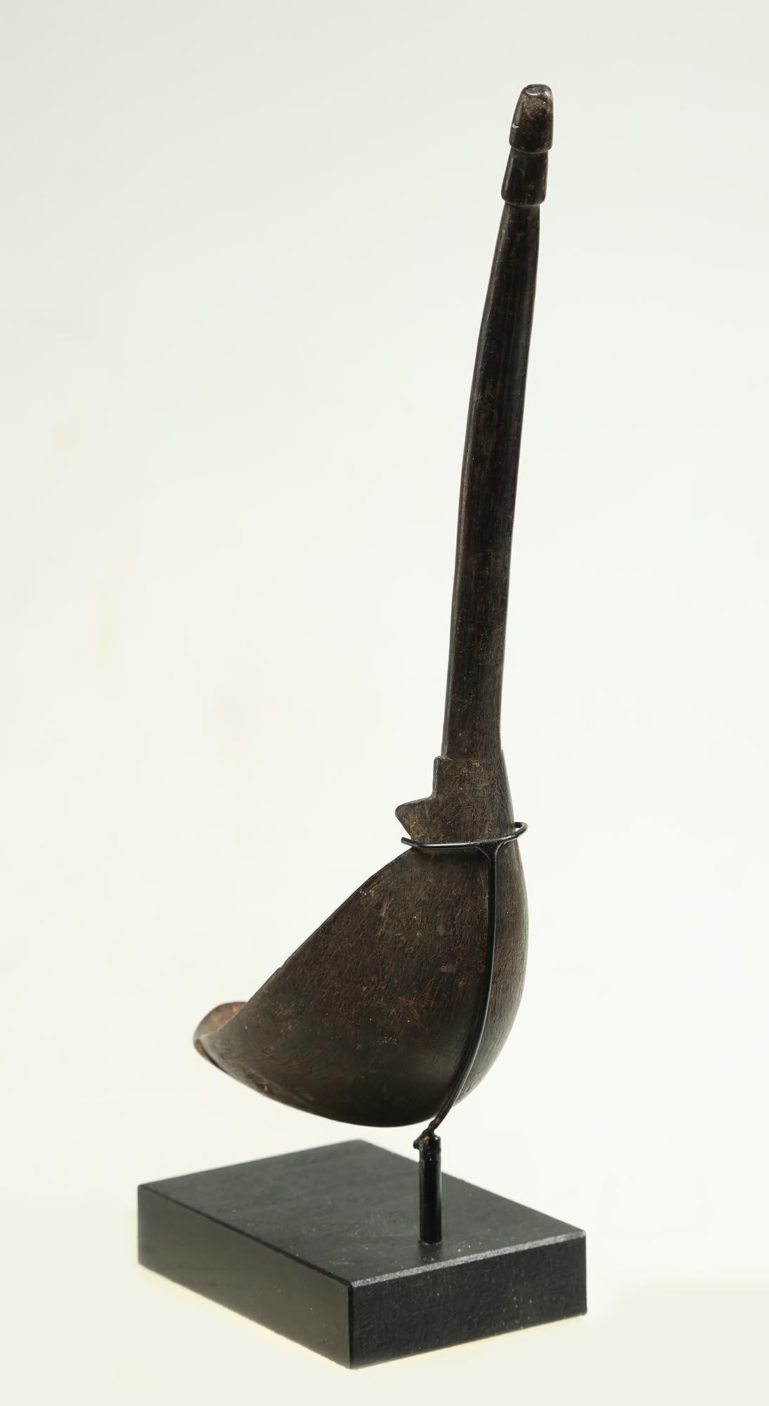 Refined Dinka Wood Spoon, South Sudan, Africa, Early 20th Century In Good Condition For Sale In Santa Fe, NM