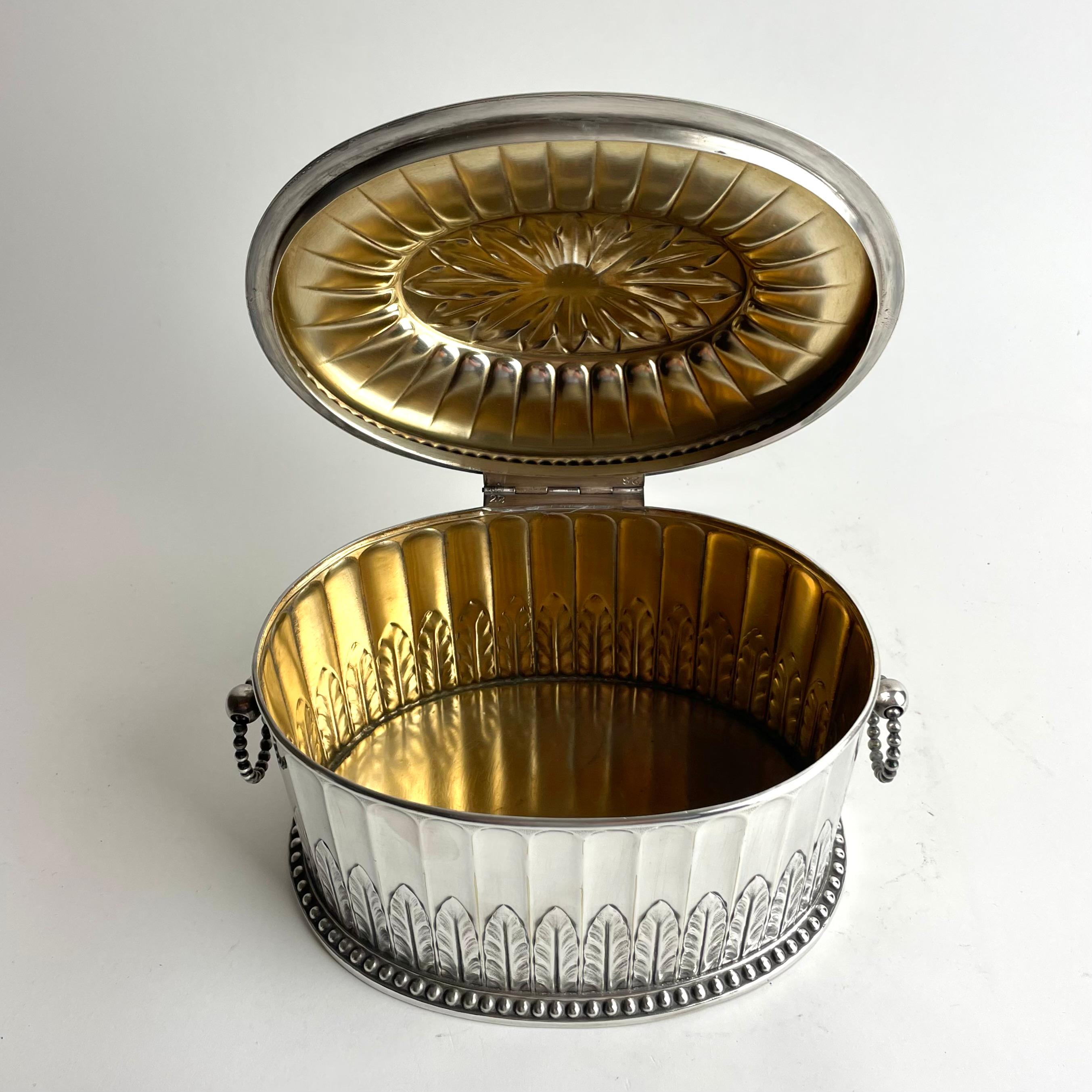 Boîte à biscuits en métal Gallia du début du 20e siècle par Christofle, France en vente 8
