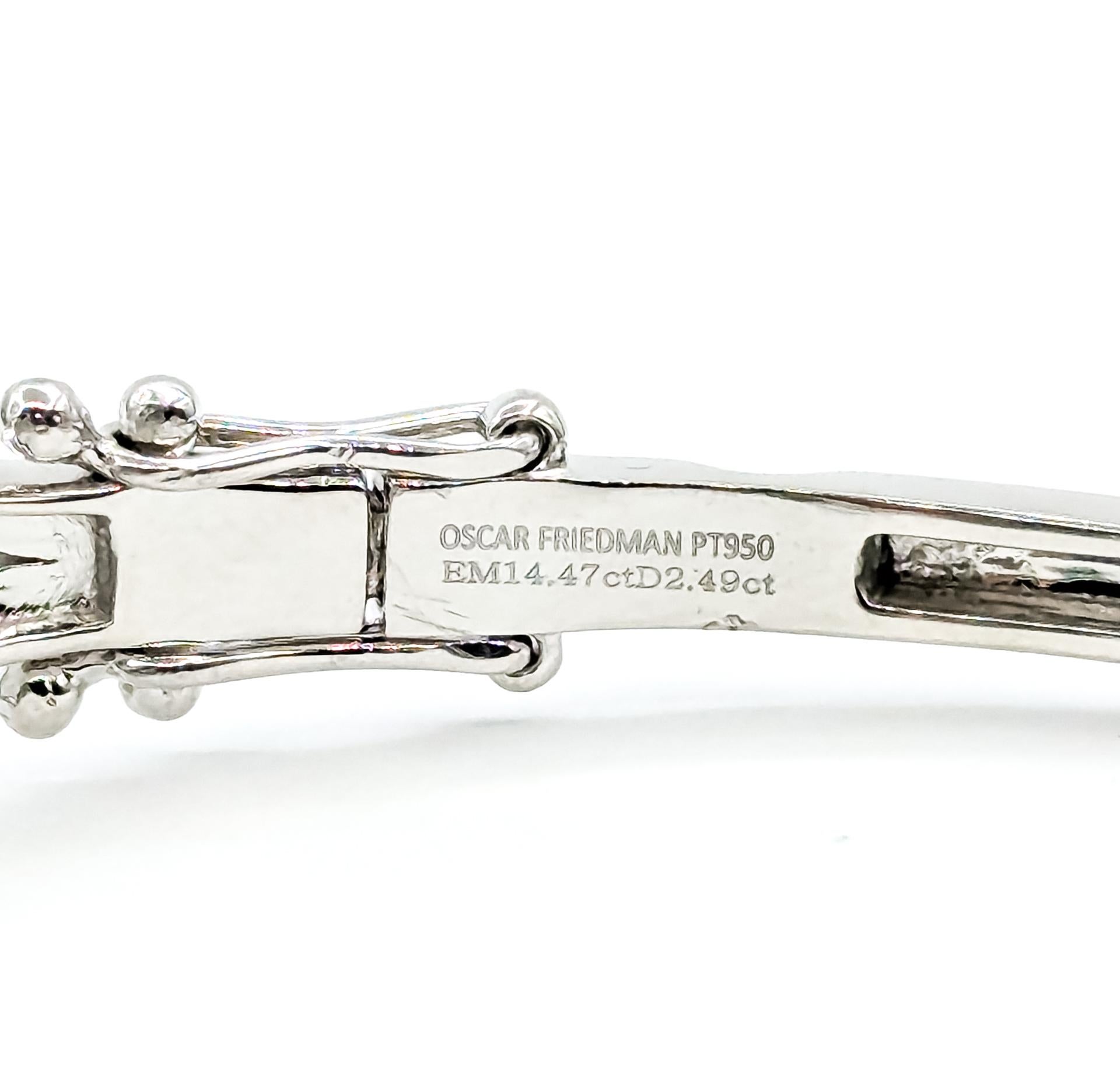 Bracelet à charnière en platine avec émeraudes et diamants en vente 2