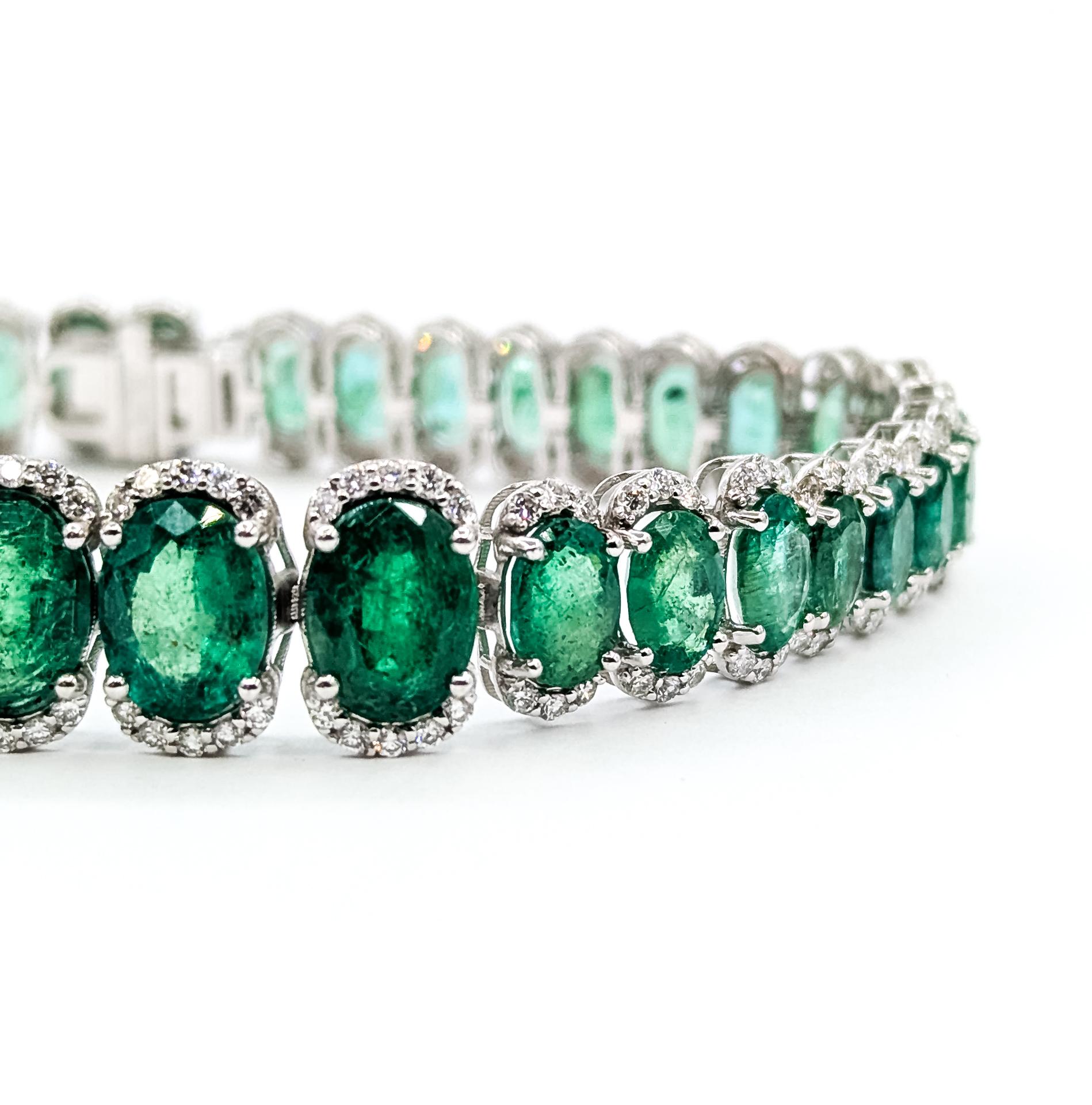 Taille ovale Bracelet à maillons ovales en platine avec émeraude raffinée en vente
