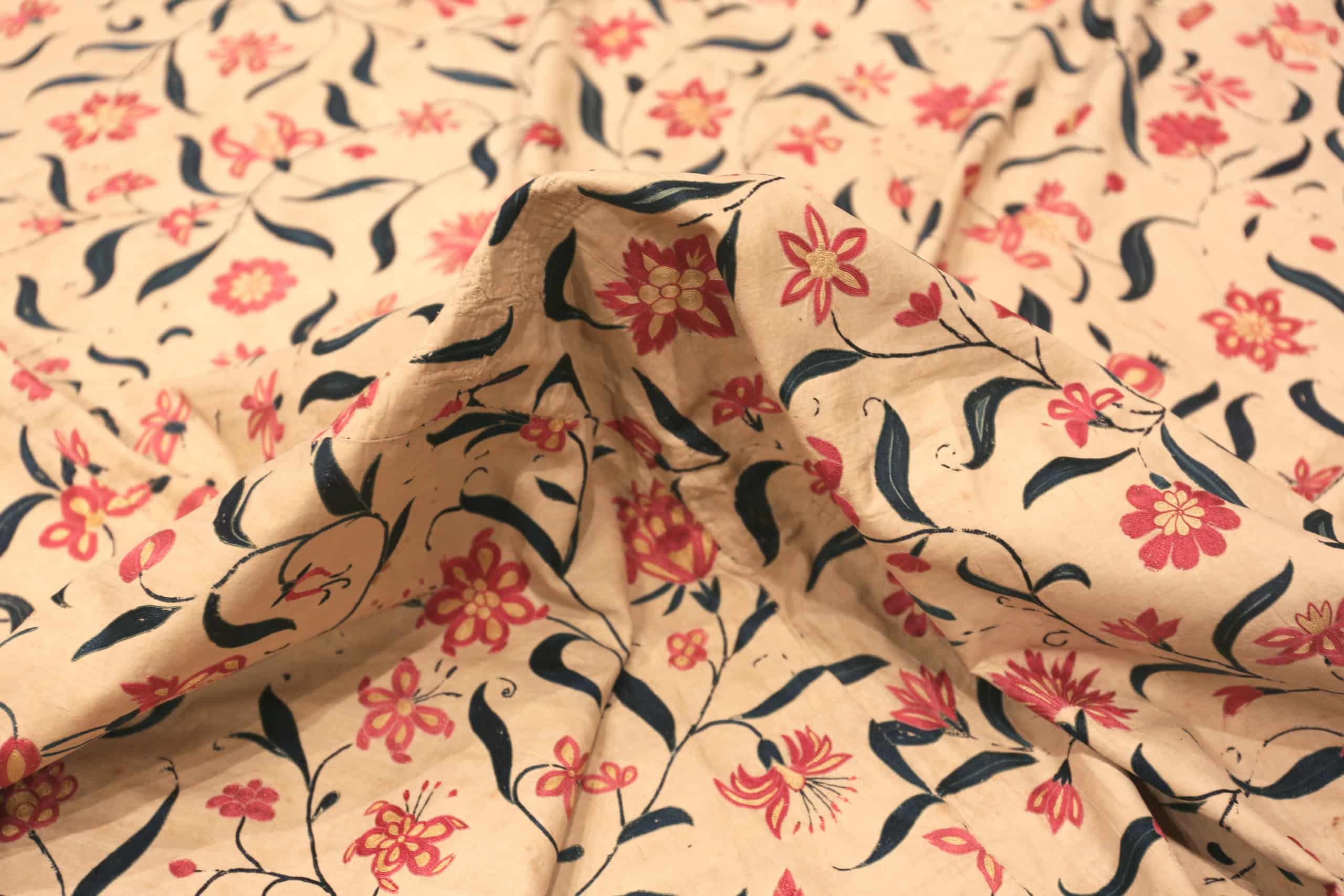 Refined Floral Design Antique Suzani Embroidered Textile 6'10