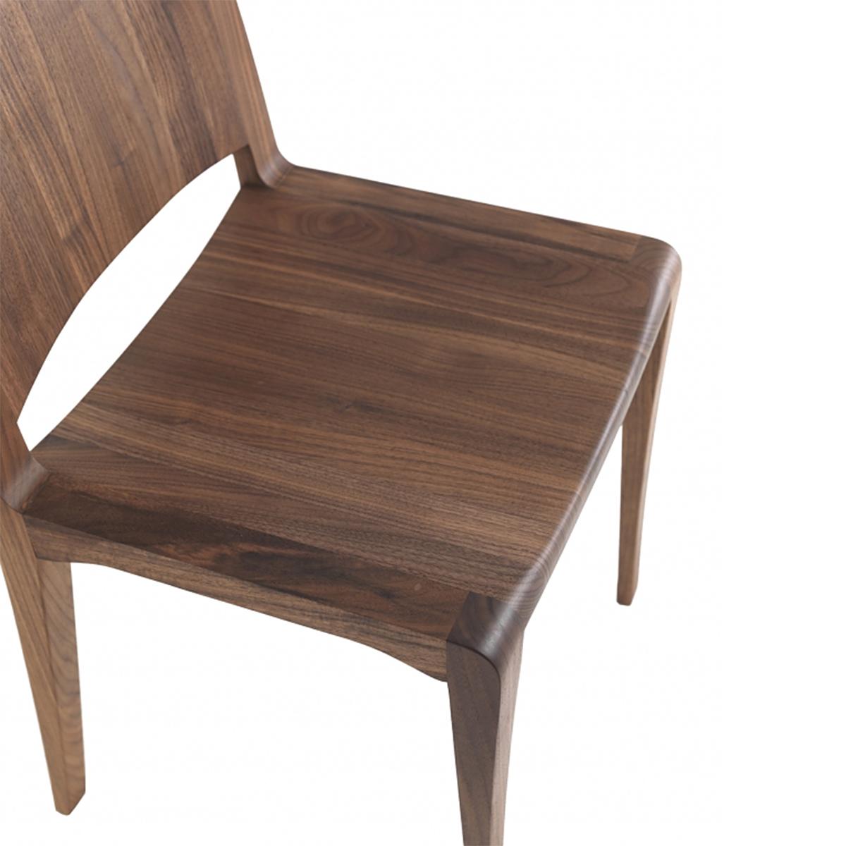 Contemporary Refined Full Chair For Sale