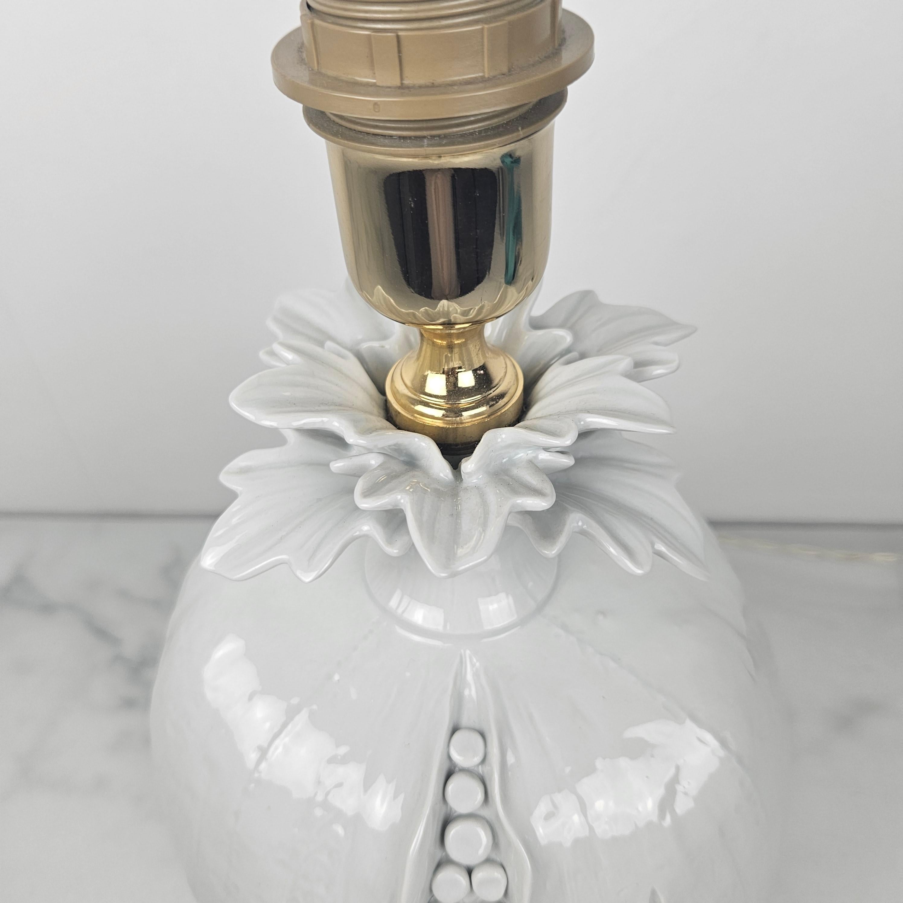 Refined Italian Sculptural Ceramic Table Lamp on Gilt Base — Early 1970s In Good Condition For Sale In Oud Beijerland, NL
