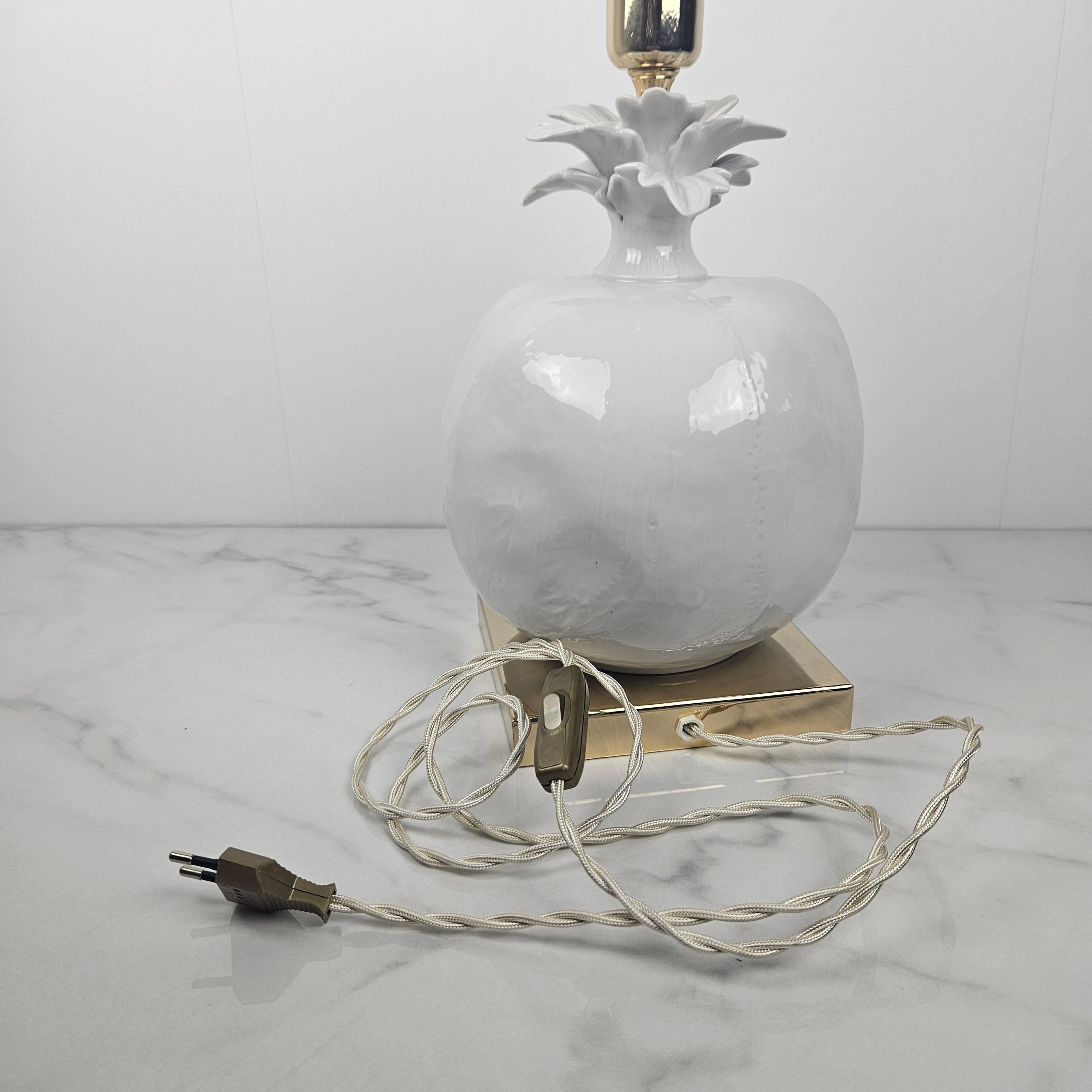 Refined Italian Sculptural Ceramic Table Lamp on Gilt Base — Early 1970s For Sale 2