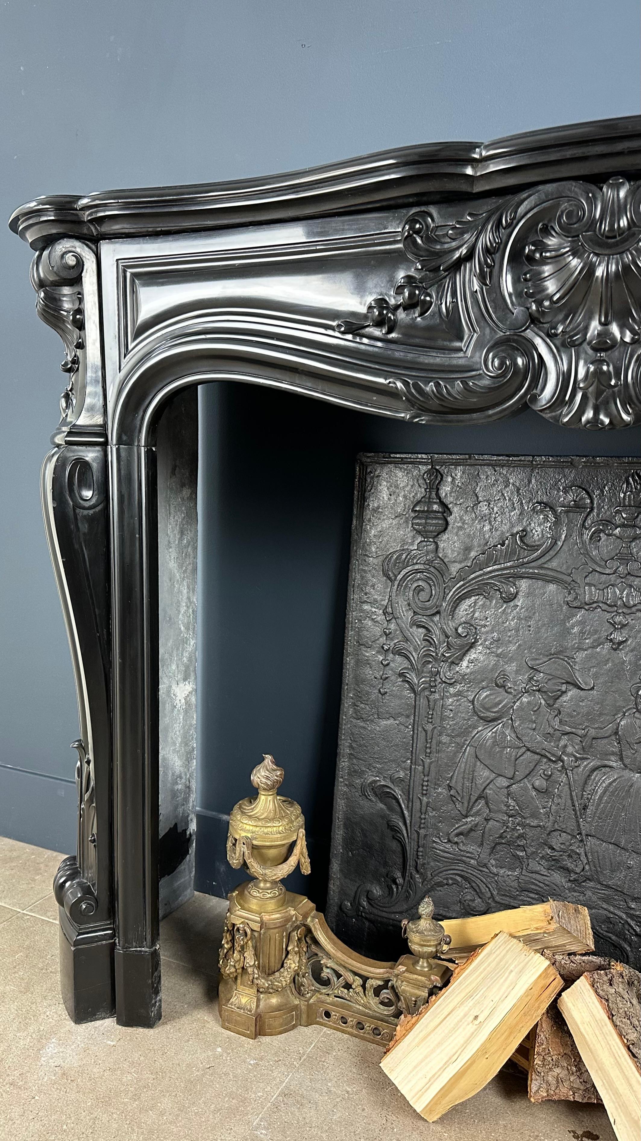 Refined Louis XV Style: Antique Marble Front Fireplace in Noir de Mazy Marble For Sale 5