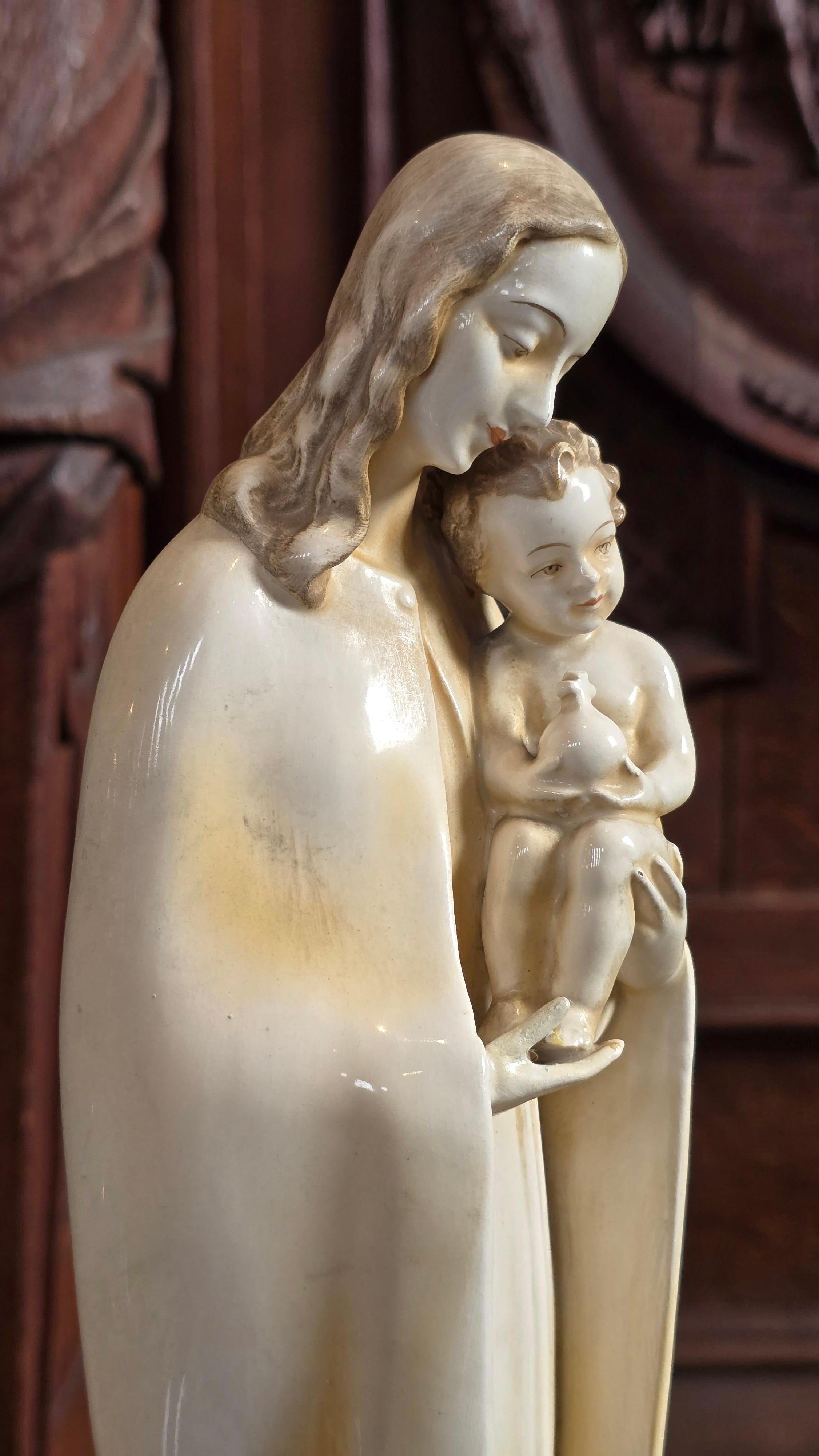 Refined Madonna and Child Statue – c. 1950 – West Germany – Signed HM im Angebot 5