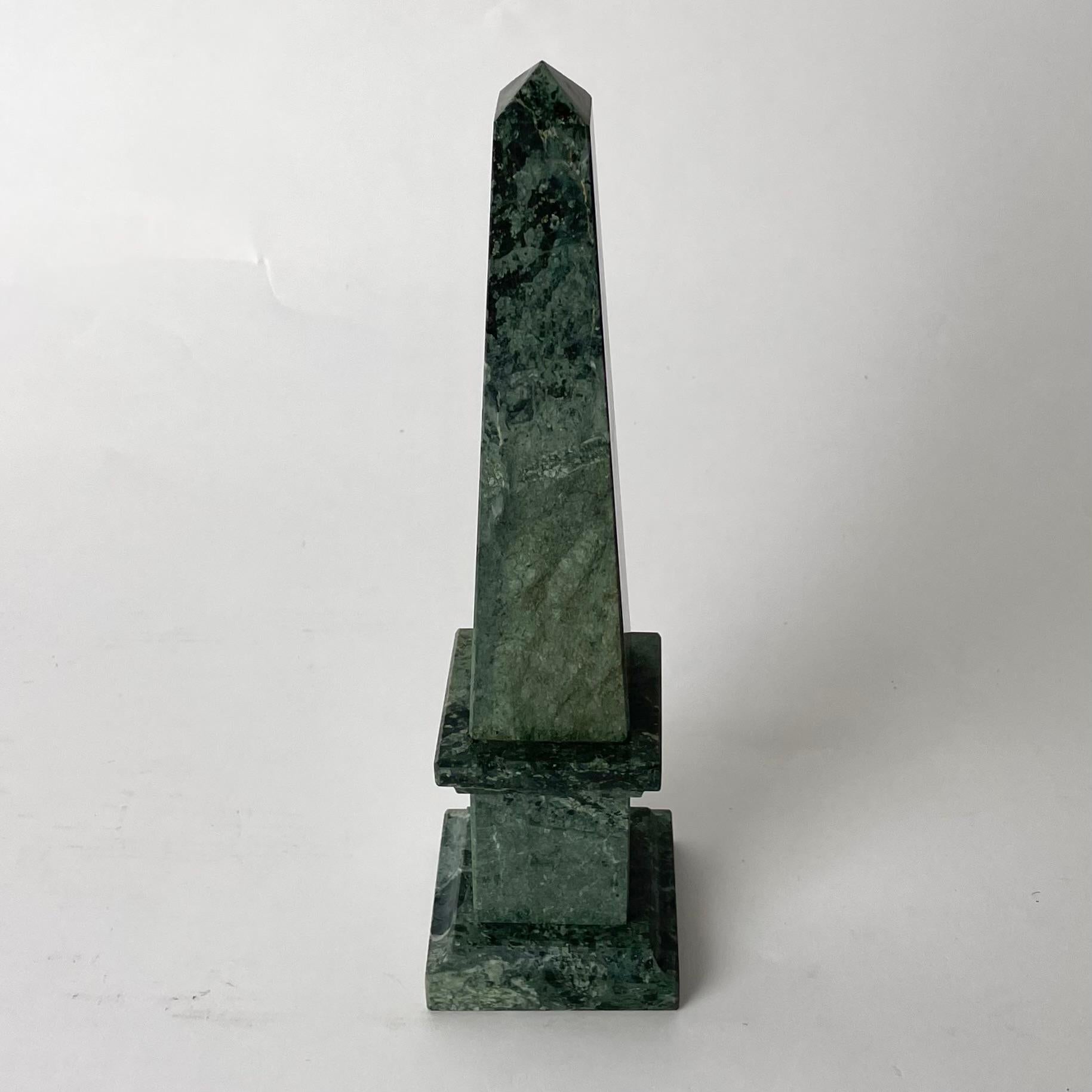 Refined Marble Obelisk, 20th Century For Sale 2