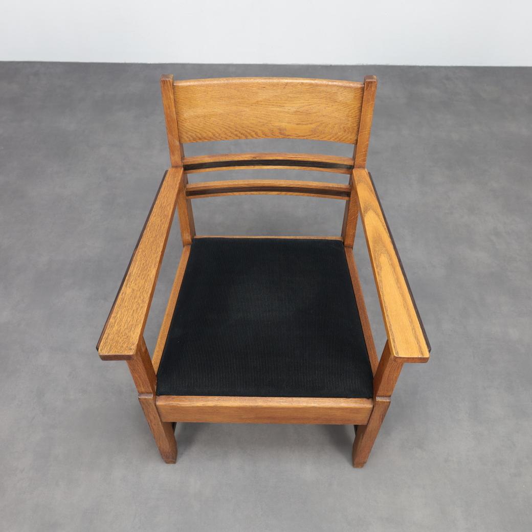 Refined Pair of Art Deco Armchairs, Attributed to L.O.V. Oosterbeek, 1930s For Sale 1