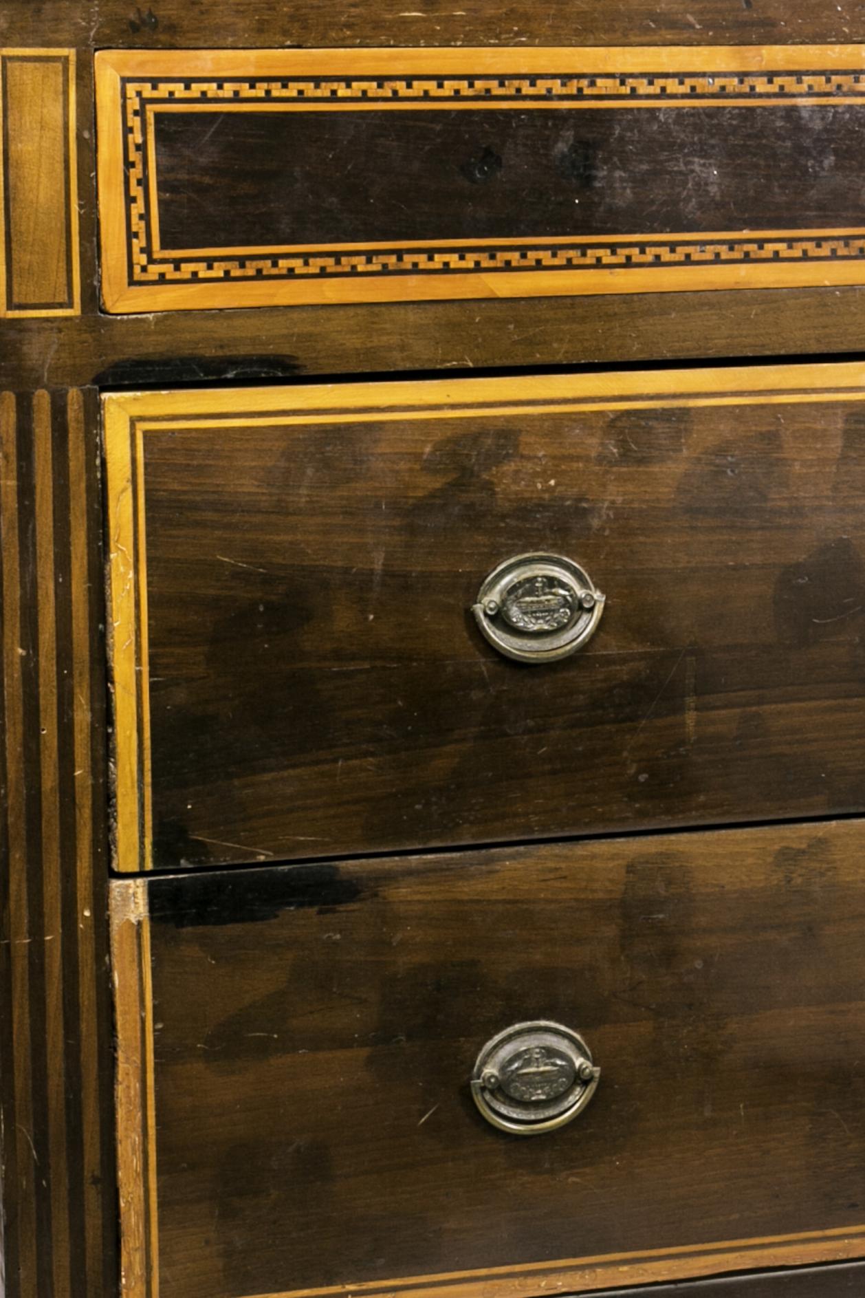 Refiniertes Paar Kommoden Louis XVI von hohem Ebenholz, Louis XVI.-Stil, Original der 700er Jahre im Zustand „Gut“ im Angebot in Cesena, FC
