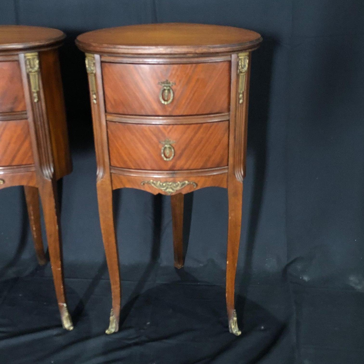 Refined Pair of French Louis XV Style Nightstands In Good Condition In Hopewell, NJ