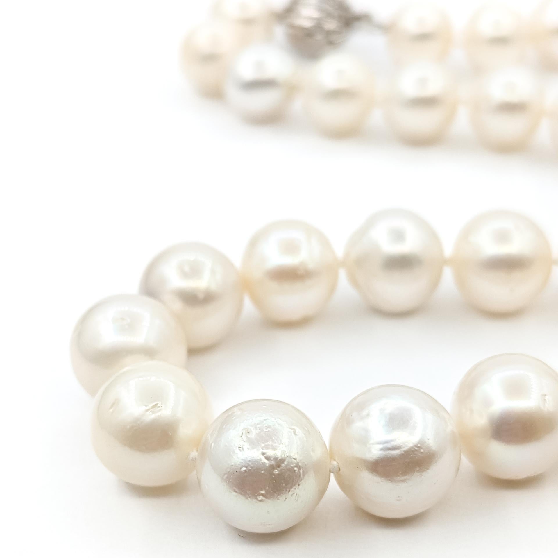 Raffinata collana di perle dei mari del sud in 14 carati in vendita 2