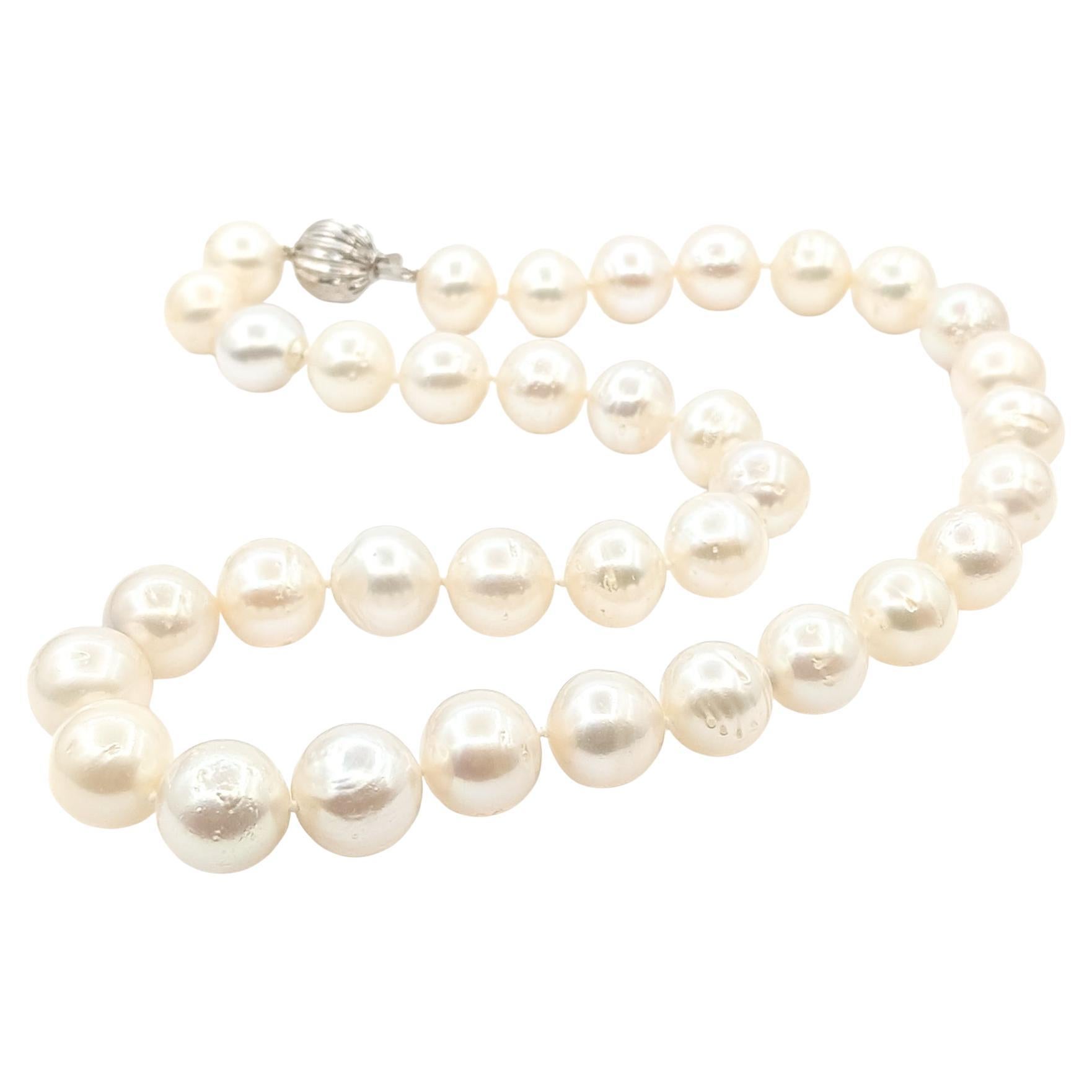 Raffinata collana di perle dei mari del sud in 14 carati