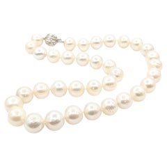 Raffinata collana di perle dei mari del sud in 14 carati