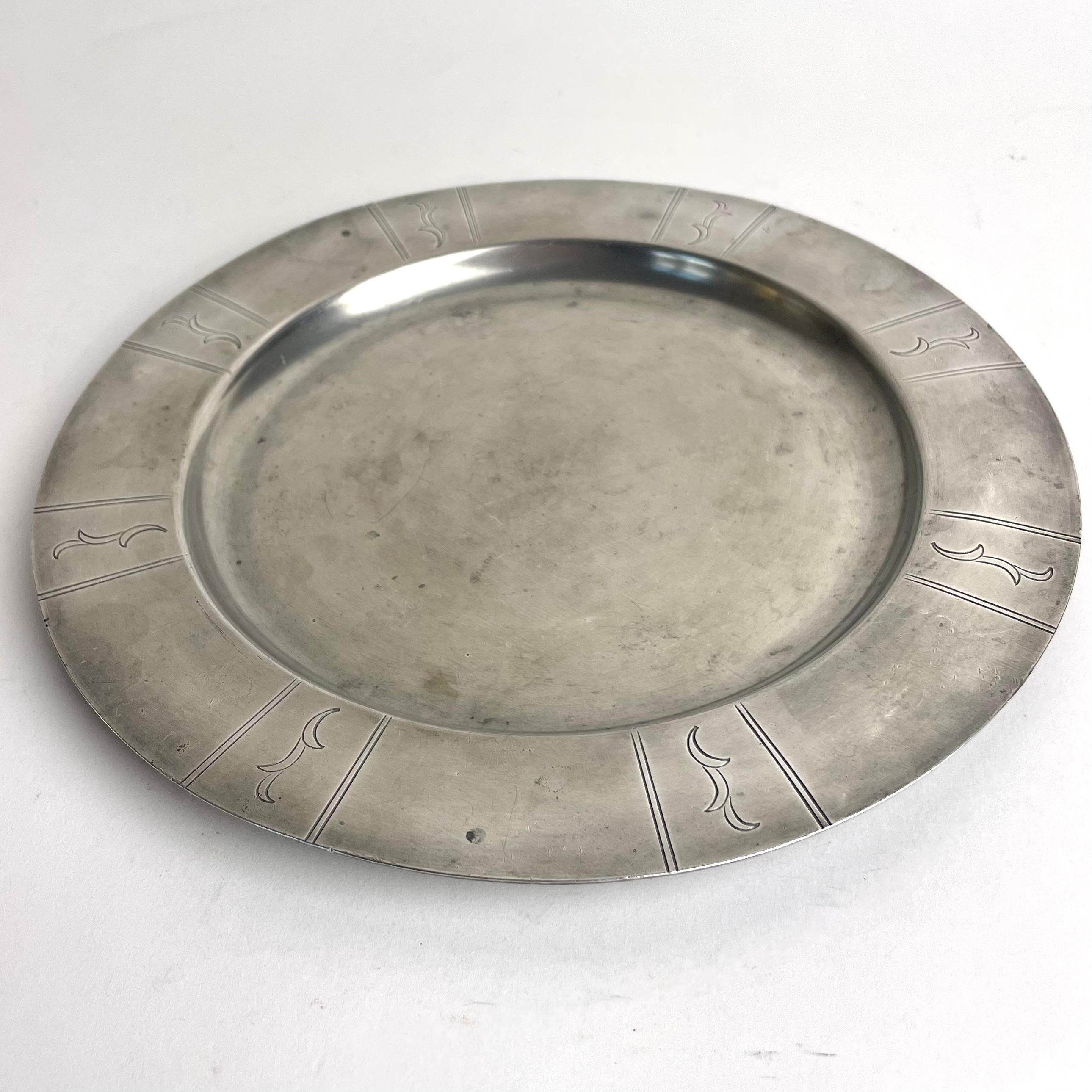 Refinada bandeja de peltre Grace sueca, Art Déco sueco de 1936, firma GAB Tenn Art Decó
