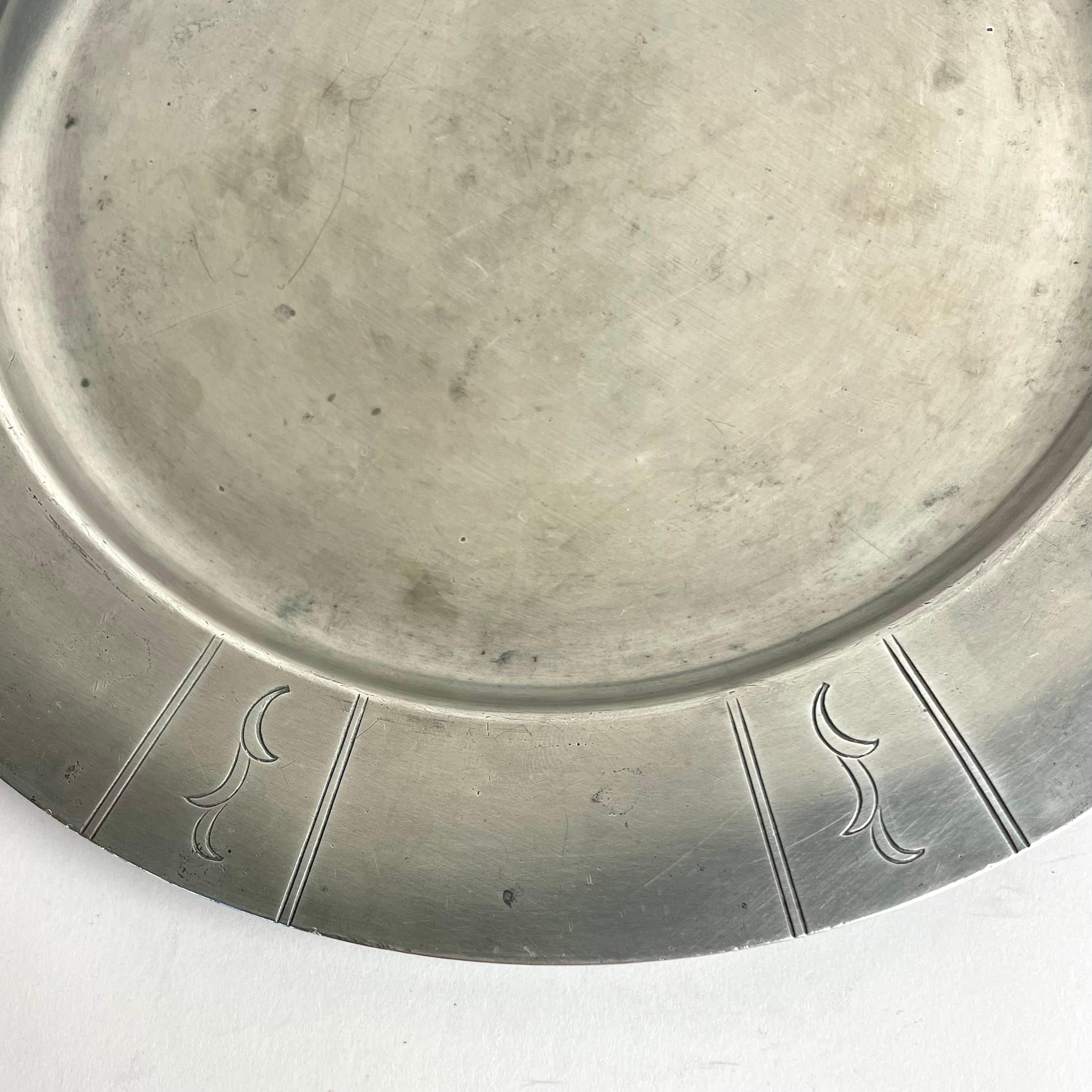 Refinada bandeja de peltre Grace sueca, Art Déco sueco de 1936, firma GAB Tenn Sueco