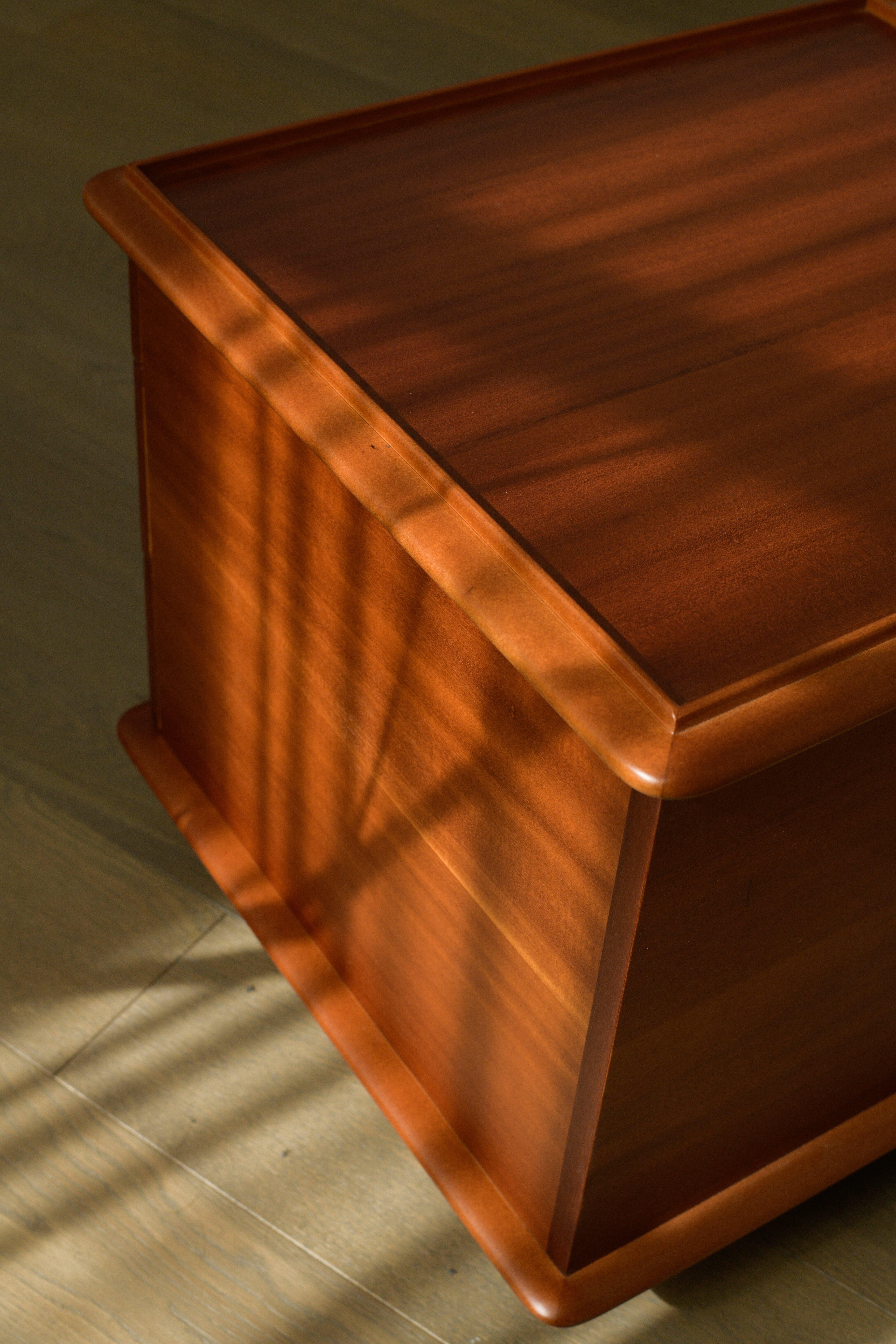 Refinished 1940s Paul Frankl Station Wagon Nightstands for Johnson Furniture Co. For Sale 3