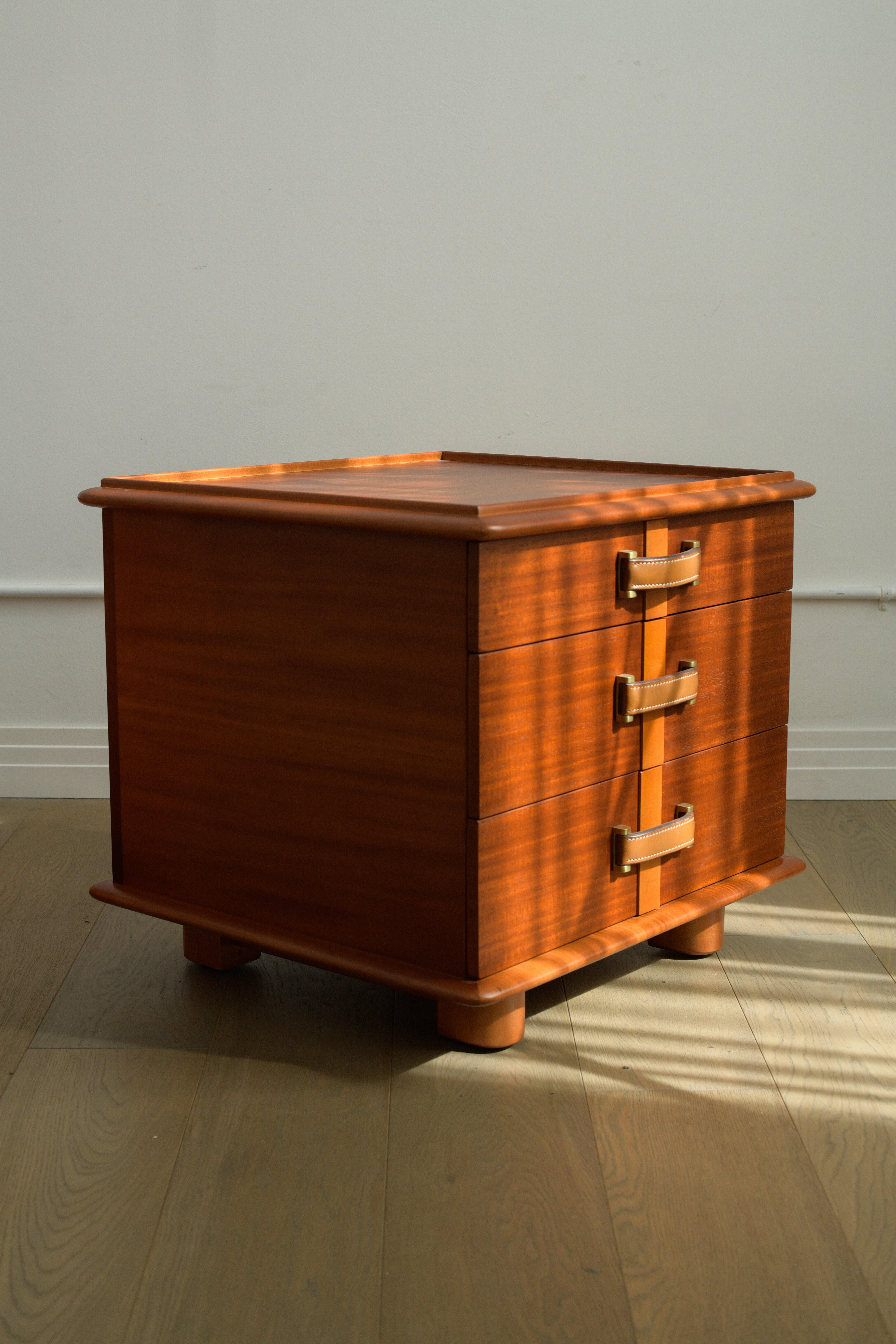 Refinished 1940s Paul Frankl Station Wagon Nightstands for Johnson Furniture Co. For Sale 4