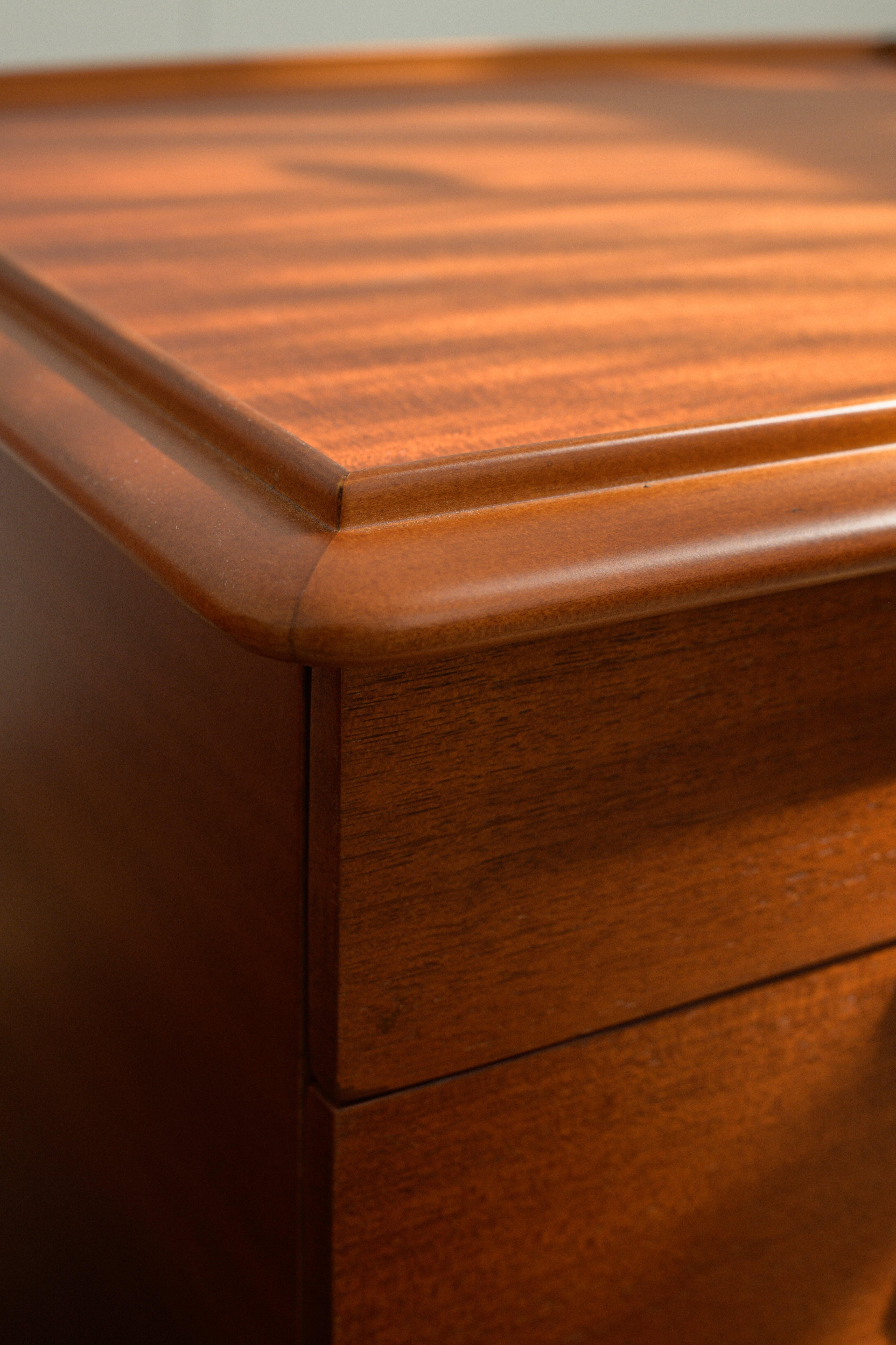Refinished 1940s Paul Frankl Station Wagon Nightstands for Johnson Furniture Co. In Excellent Condition For Sale In Los Angeles, CA