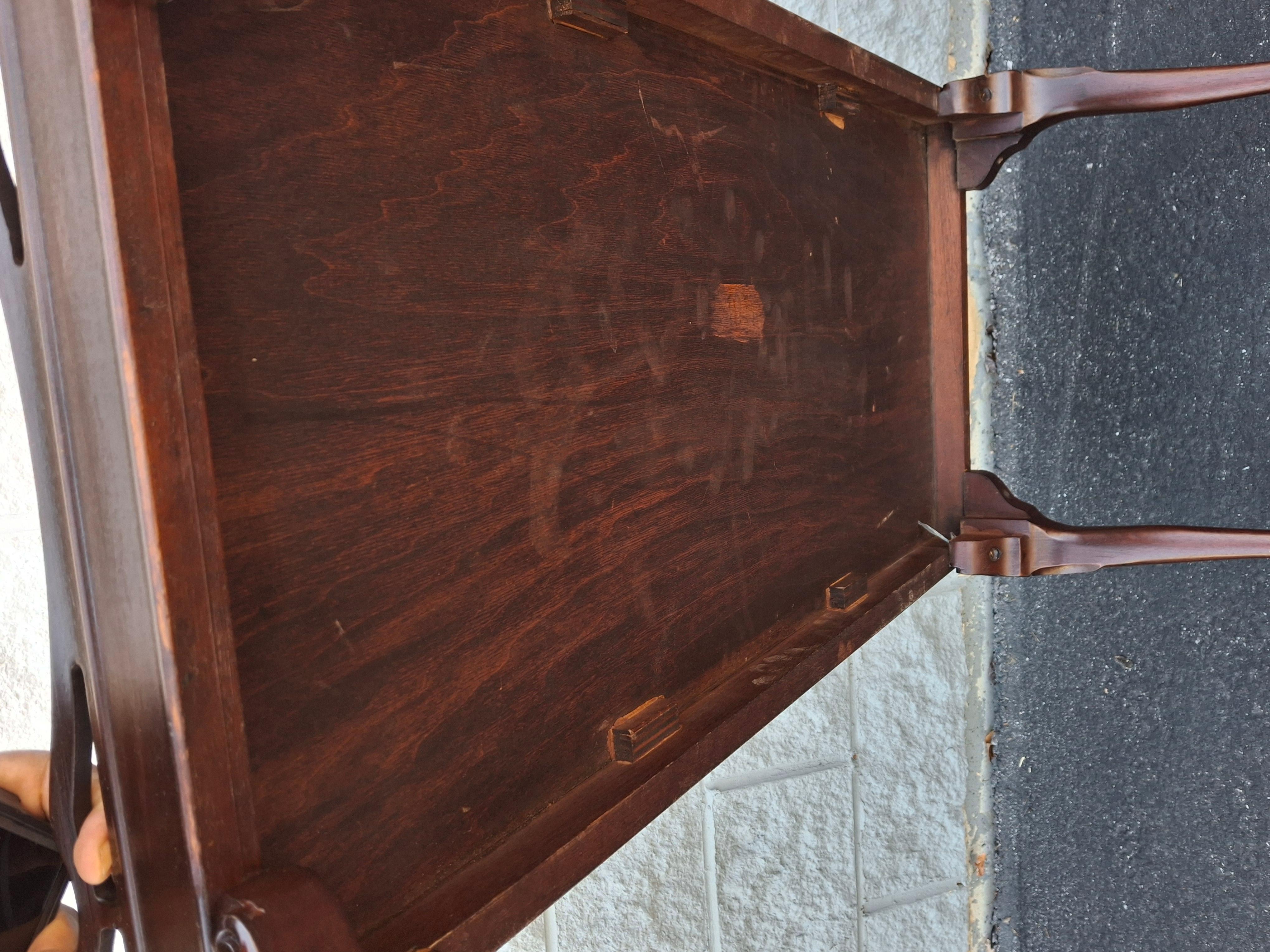 Style Chippendale, finition raffinée  Table basse à pieds Ball and Claw Gallery en acajou en vente 5