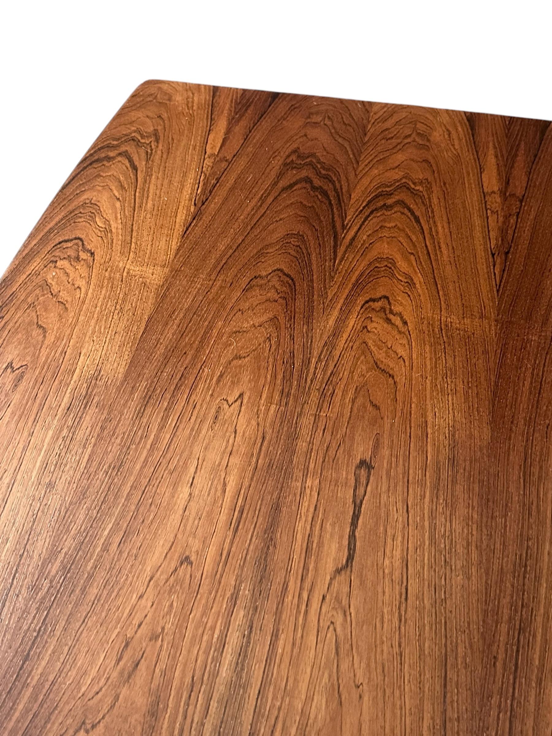 Mesa de Comedor Danesa Moderna de Palisandro Refinada con Dos Hojas en venta 3