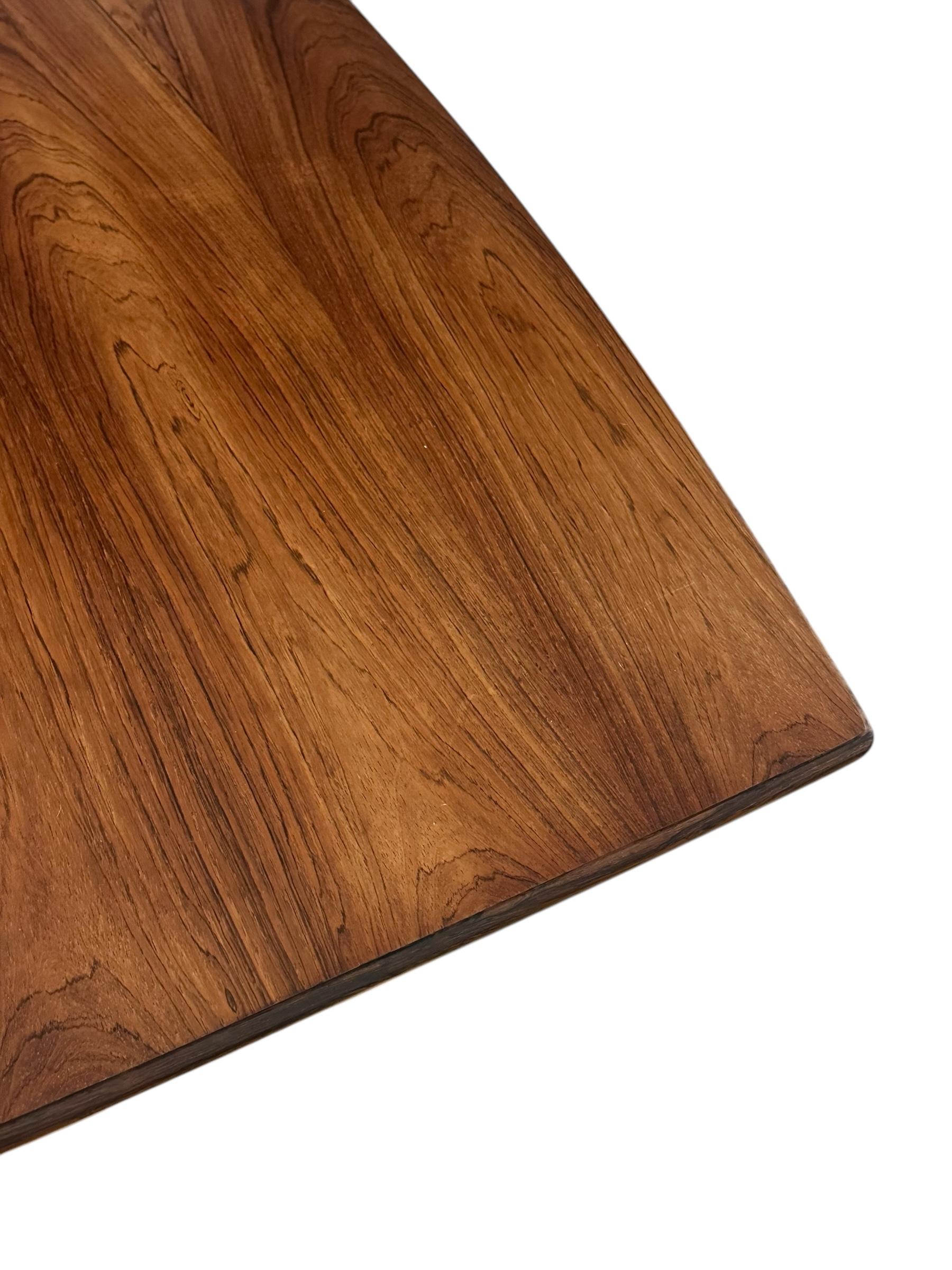 Mesa de Comedor Danesa Moderna de Palisandro Refinada con Dos Hojas en venta 7