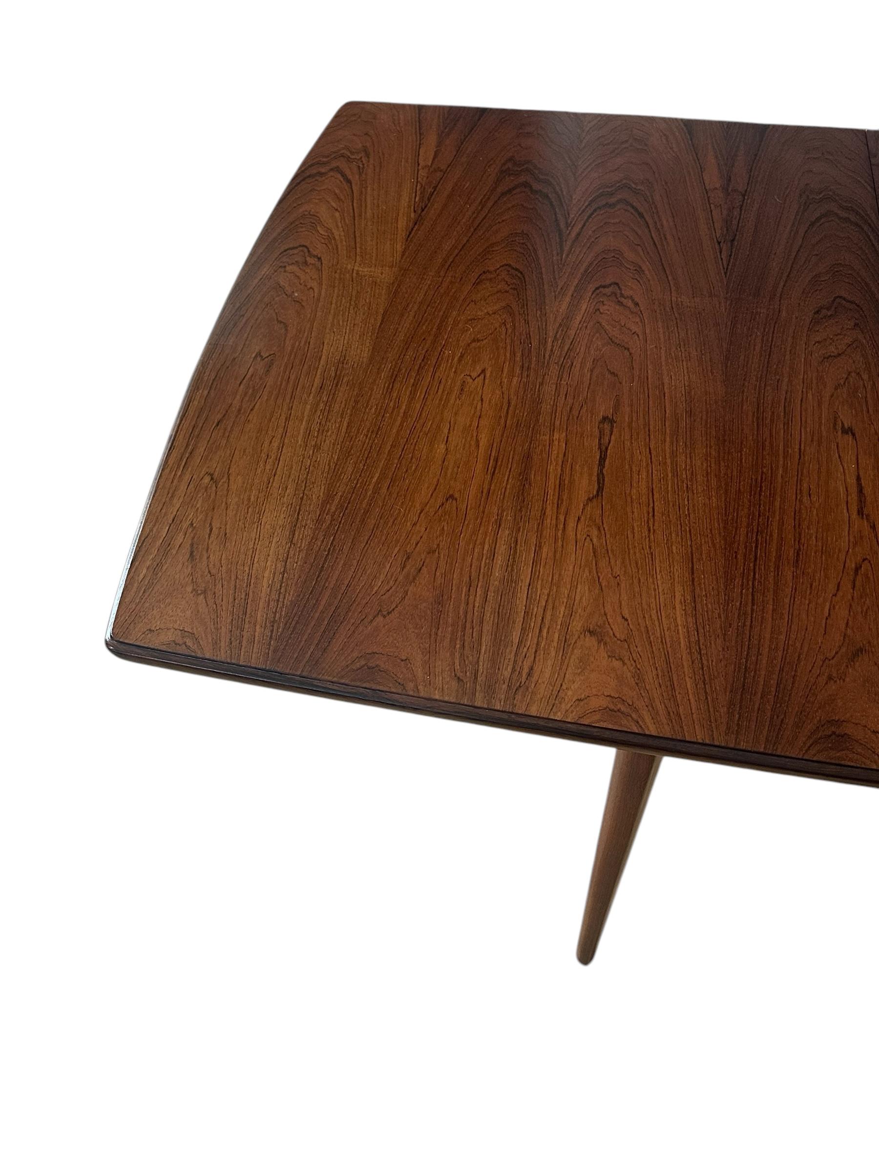 Mesa de Comedor Danesa Moderna de Palisandro Refinada con Dos Hojas en venta 9