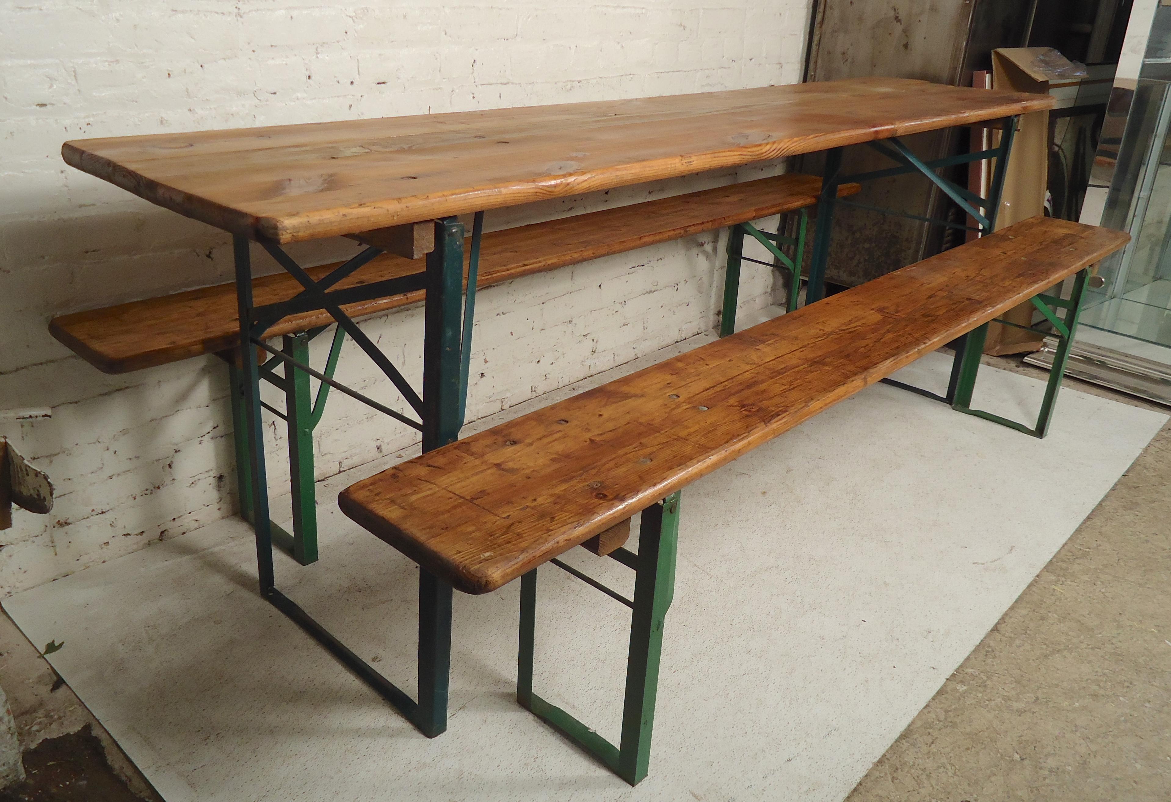 Vintage picnic/beer garden set with long table and two benches. All metal legs fold in for easy moving.

(Please confirm item location - NY or NJ - with dealer).
 