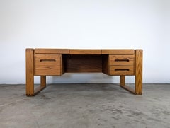 Scrivania artigianale in Oak di Lou Hodges per California Design Group, metà del secolo scorso, anni '70 ca.