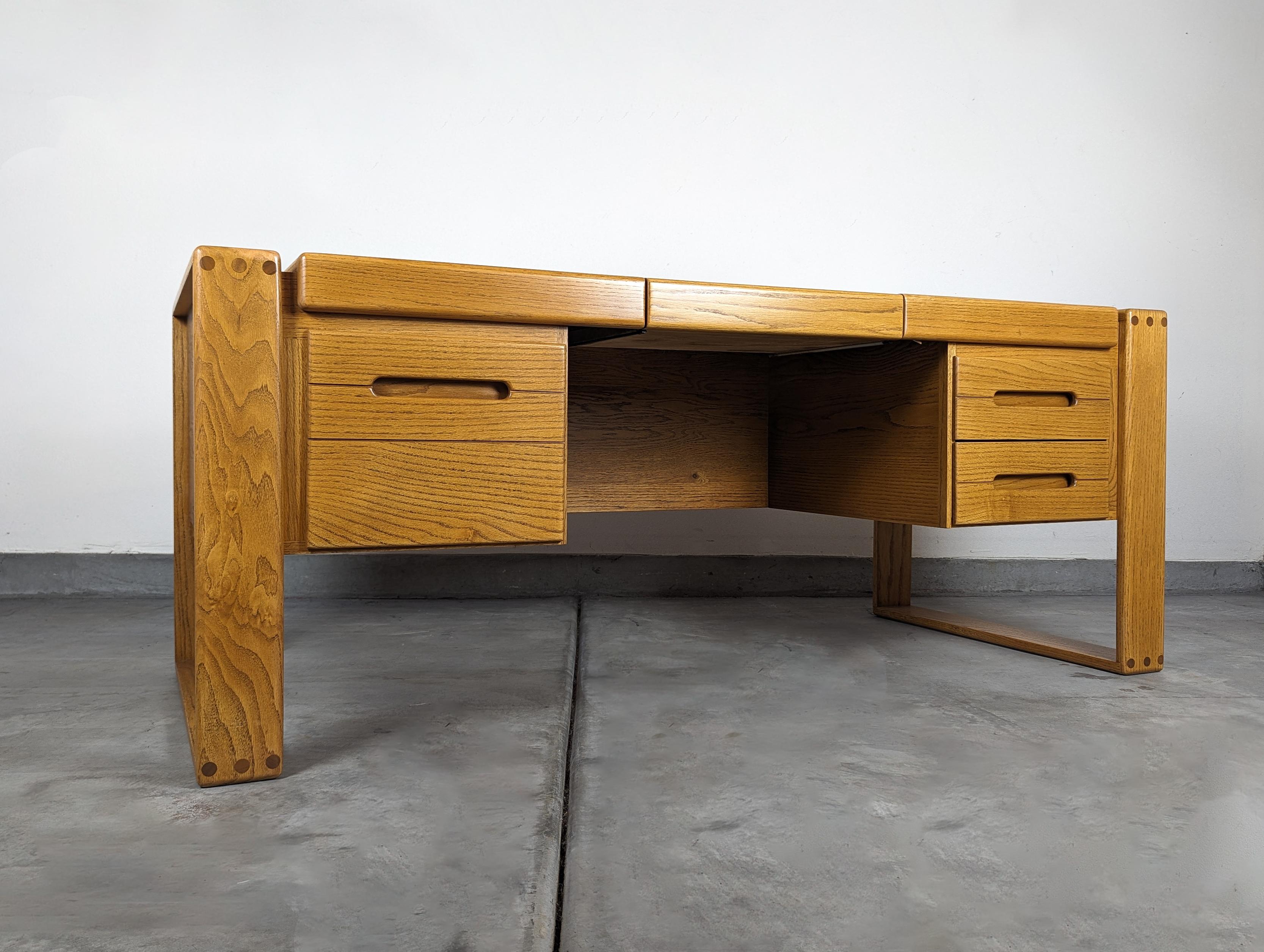 Late 20th Century Refinished Lou Hodges Handcrafted Oak Desk for California Design Group, c1980s For Sale